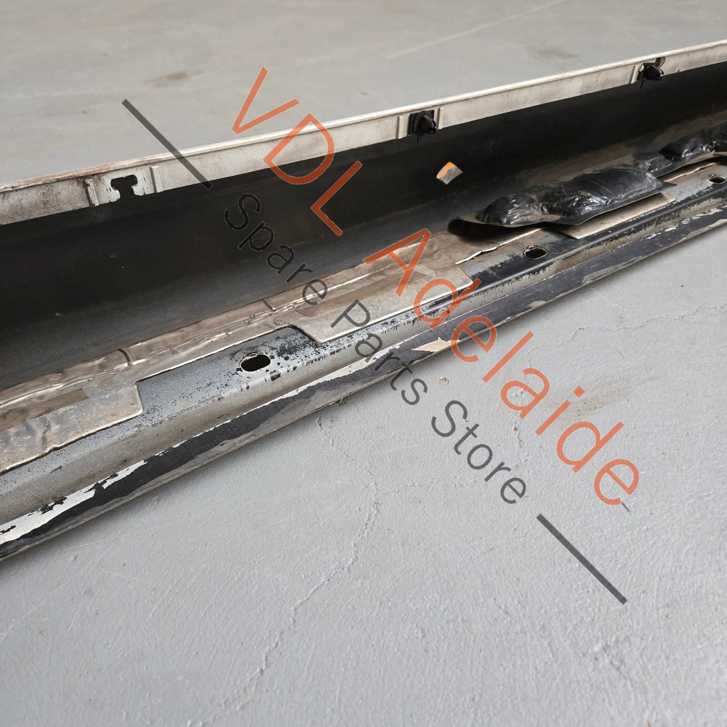 97055920110G2L 97055950100   Porsche Panamera 970 Left Side Sideskirt Rocker Moulding Exterior Trim 97055920110 G2L 97055950100