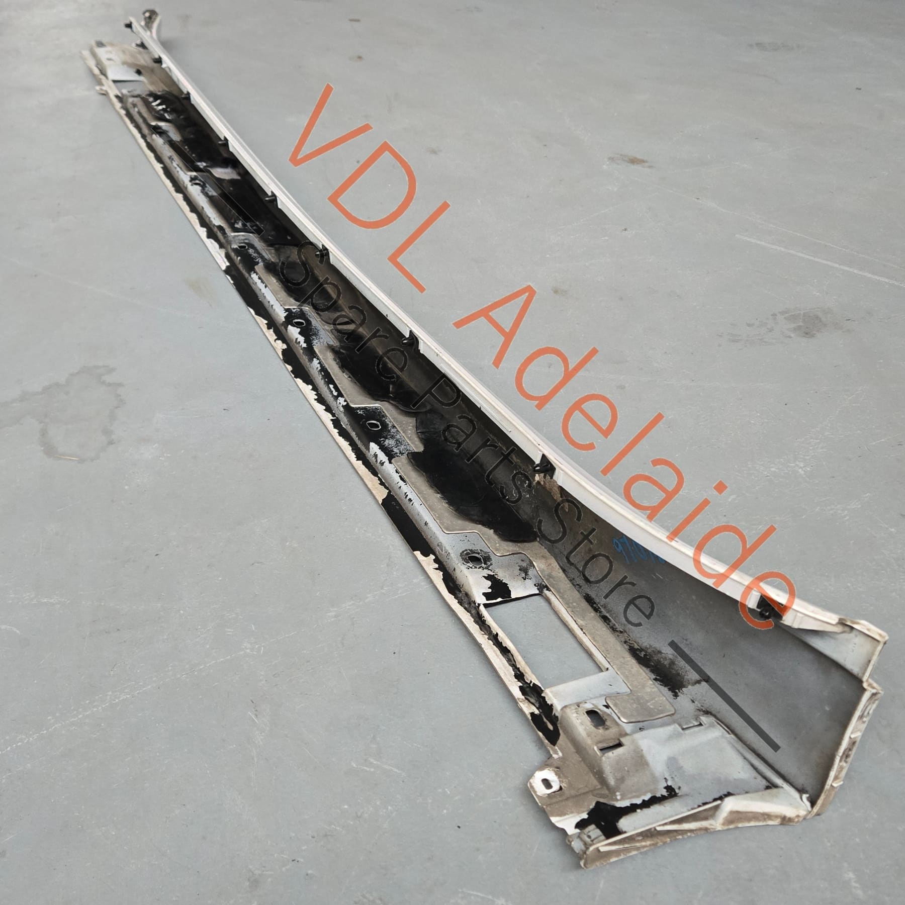 97055920210G2L 97055950200   Porsche Panamera 970 Right Side Sideskirt Rocker Moulding Exterior Trim 97055920210 G2L 97055950200