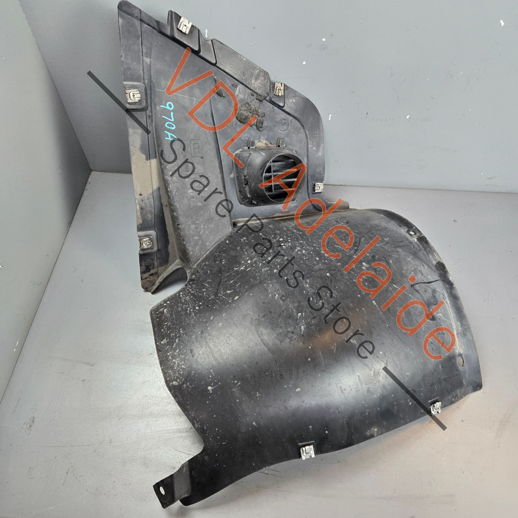 97050412408    Porsche Panamera 970 Front Right Wheel Housing Liner 97050412408