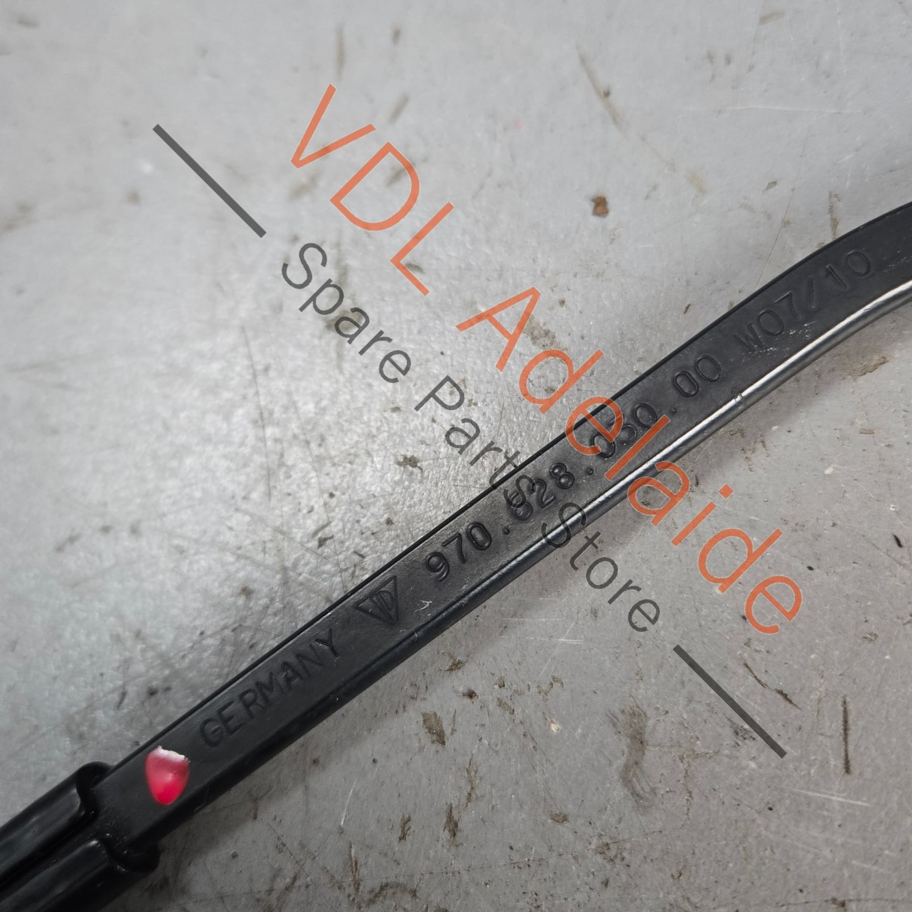97062802801 97062803001   Porsche Panamera 970 Windscreen Wiper Arm Set 97062802801 97062803001