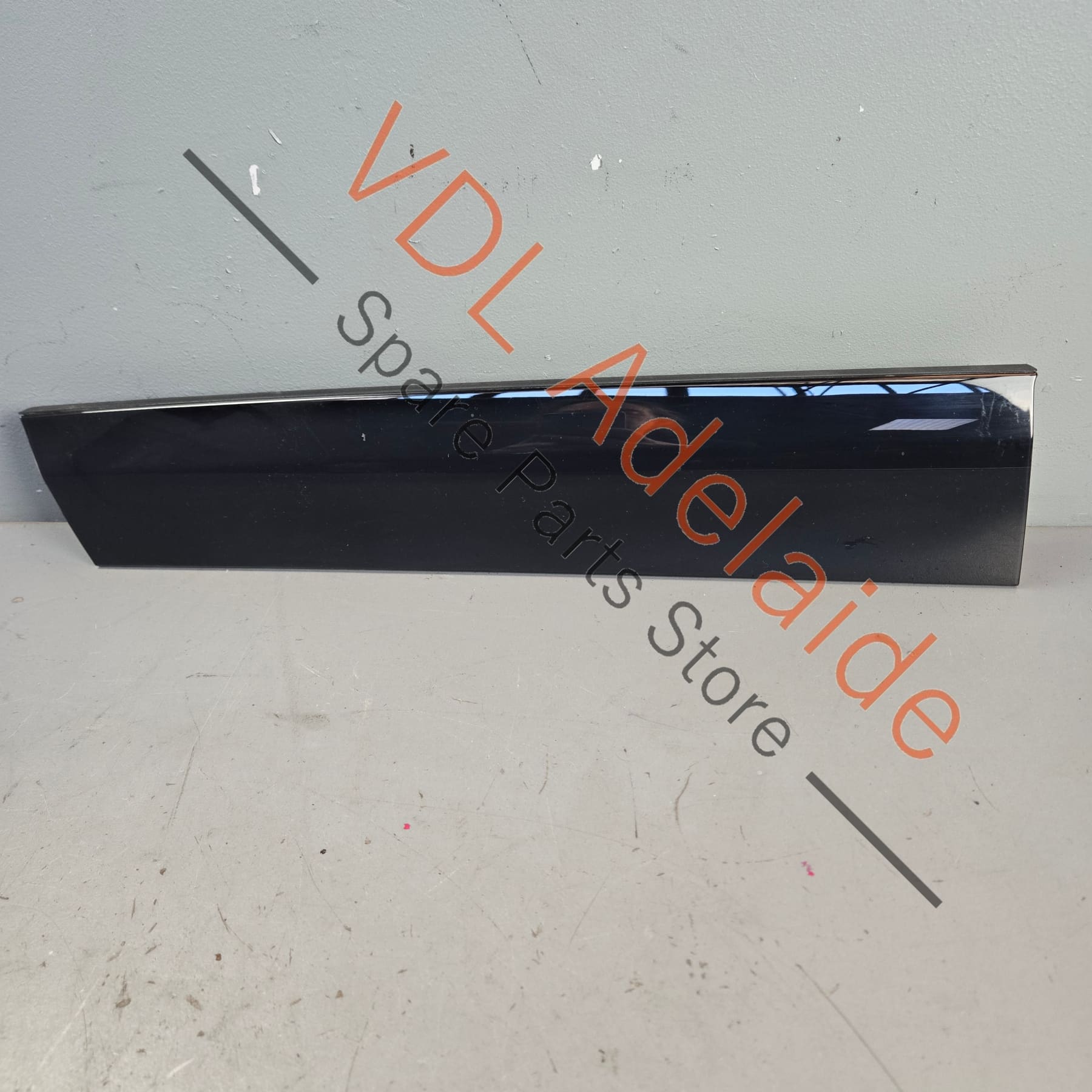 97055238500A61 97055238500   Porsche Panamera 970 Gloss Black Dash Trim for Glovebox 97055238500 A61
