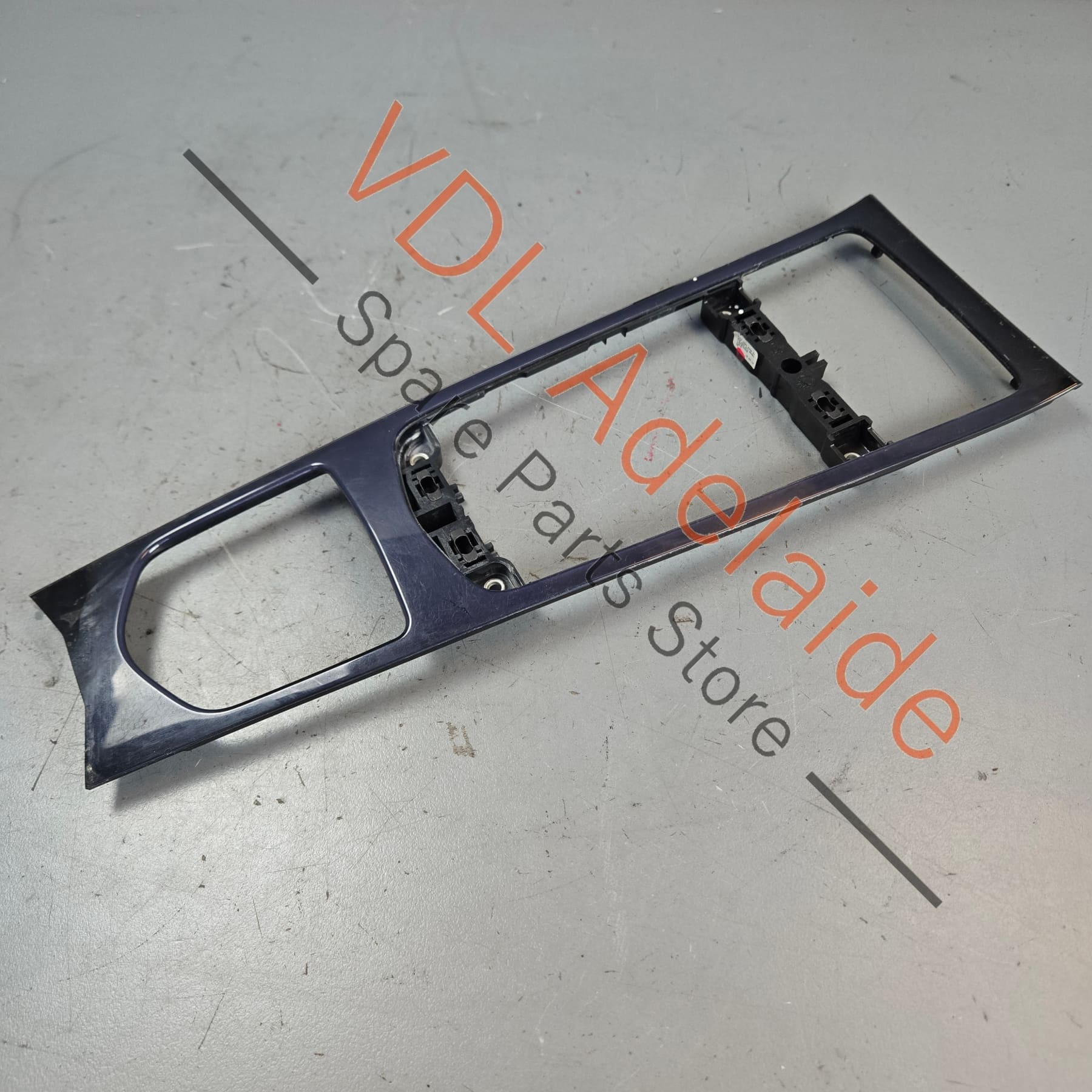 97055337100A61    Porsche Panamera 970 Gloss Black Dash Trim for Rear Console 97055345700 A61