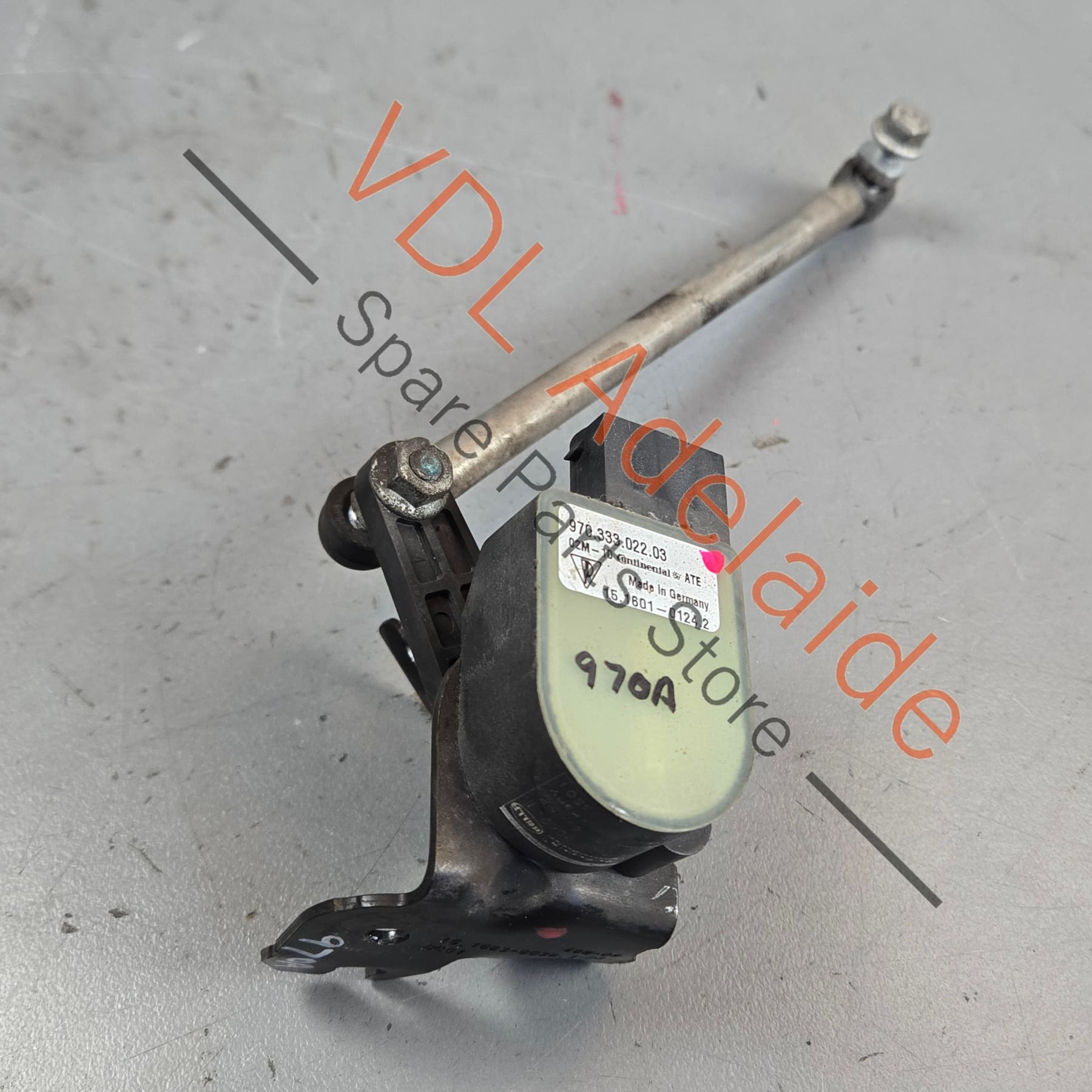 97033302203    Porsche Panamera 970 Rear Right Suspension Level Sensor 97033302203