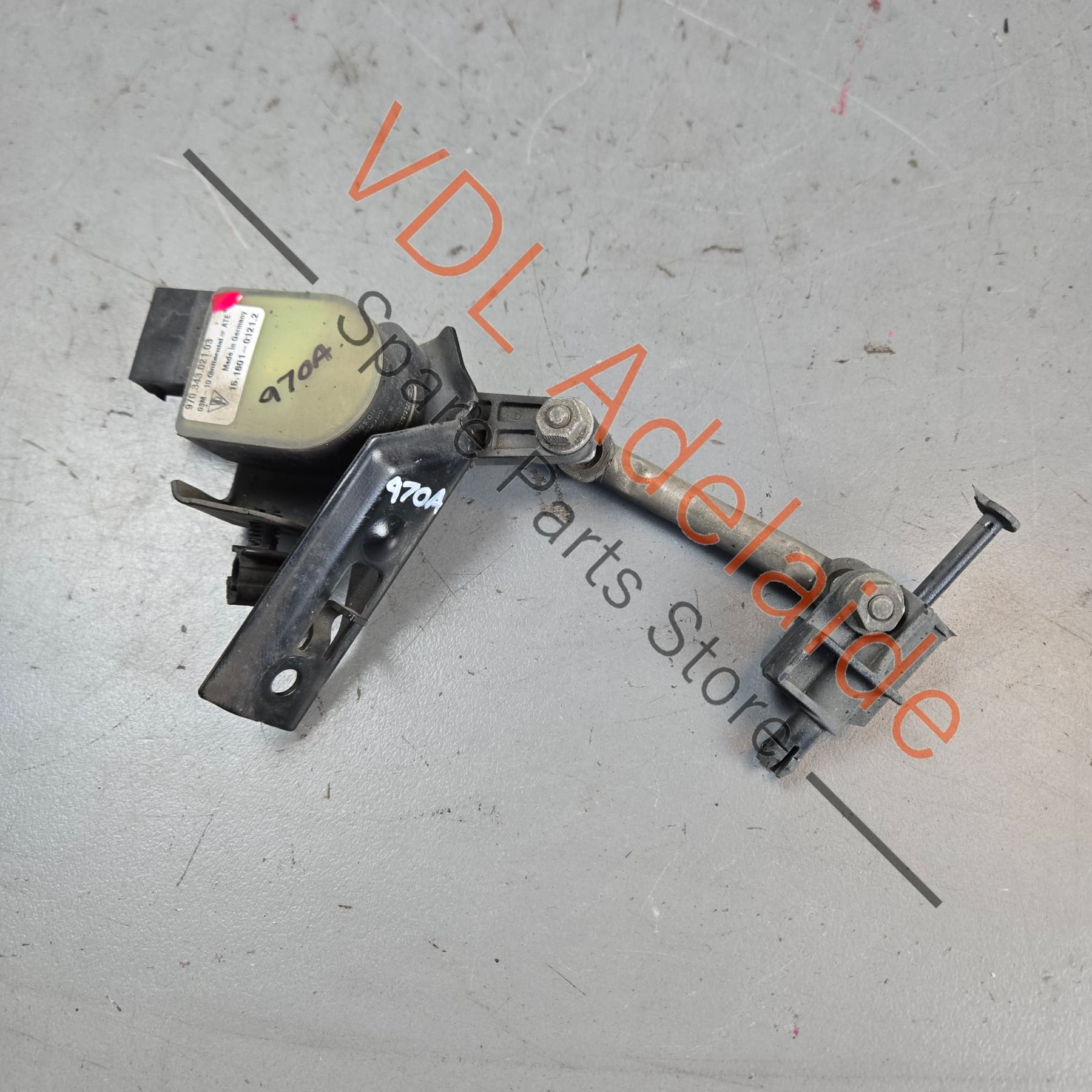 97034302103    Porsche Panamera 970 Front Left Suspension Level Sensor 97034302103