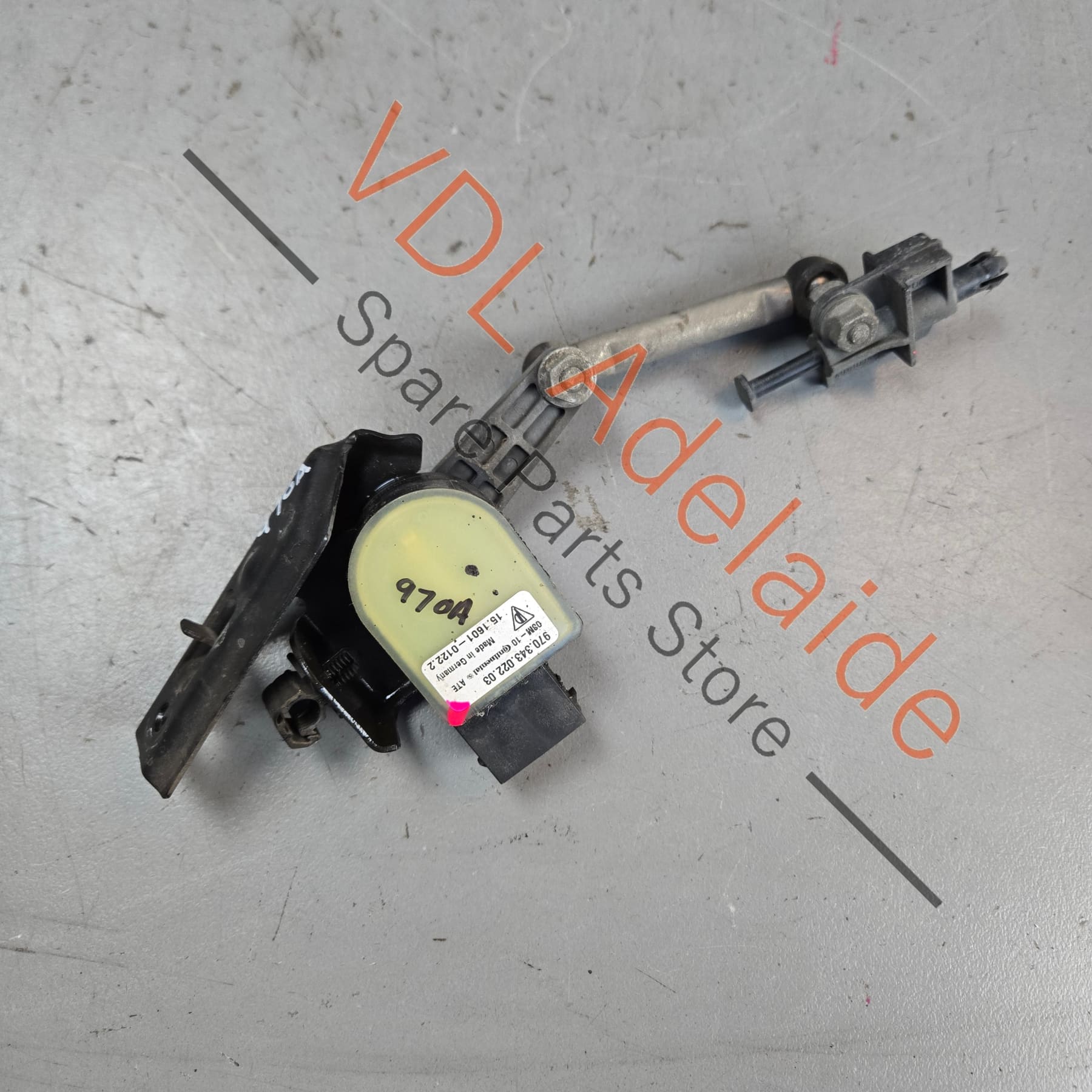 97034302203    Porsche Panamera 970 Front Right Suspension Level Sensor 97034302203