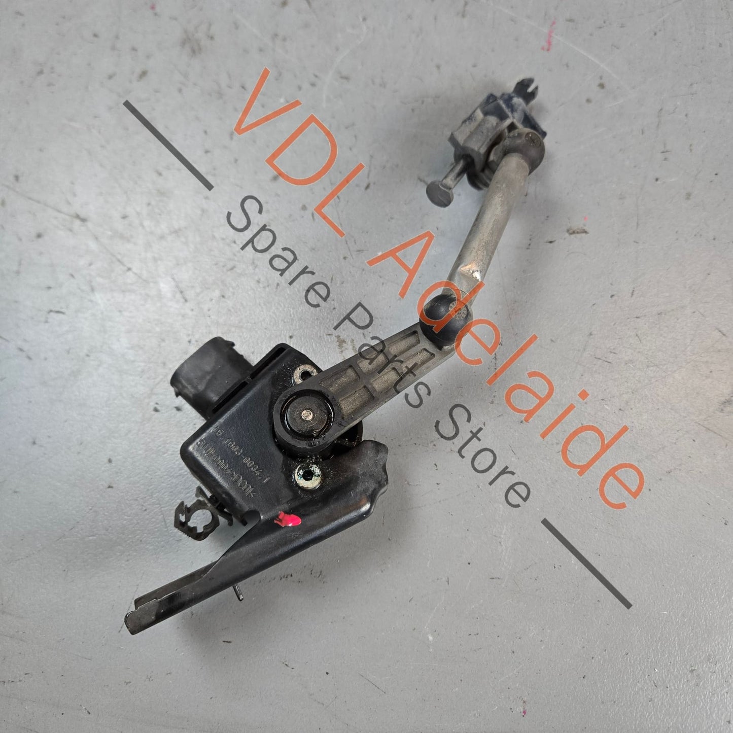 97034302203    Porsche Panamera 970 Front Right Suspension Level Sensor 97034302203