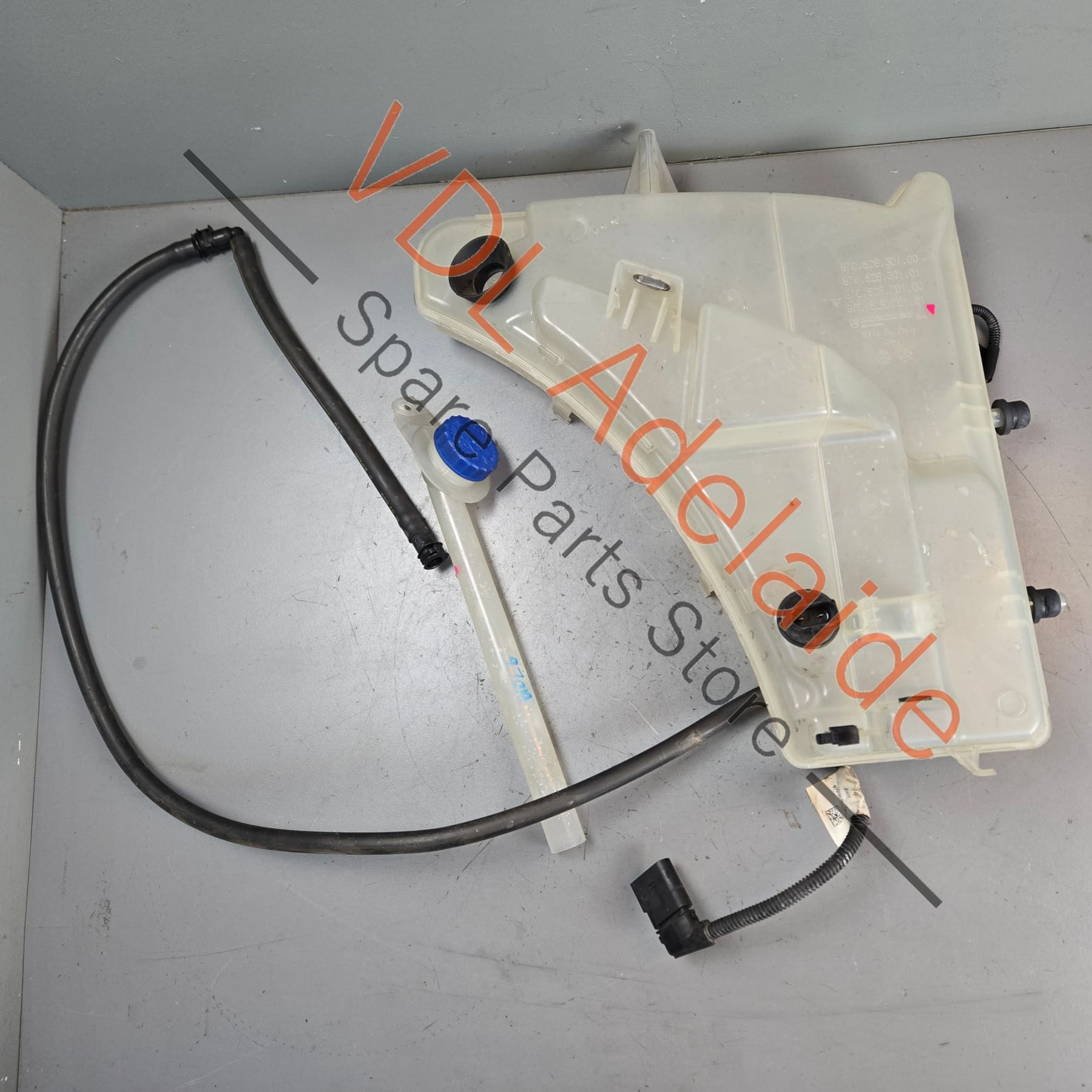 97052870100    Porsche Panamera 970 Washer Bottle Reservoir Tank 97052870100