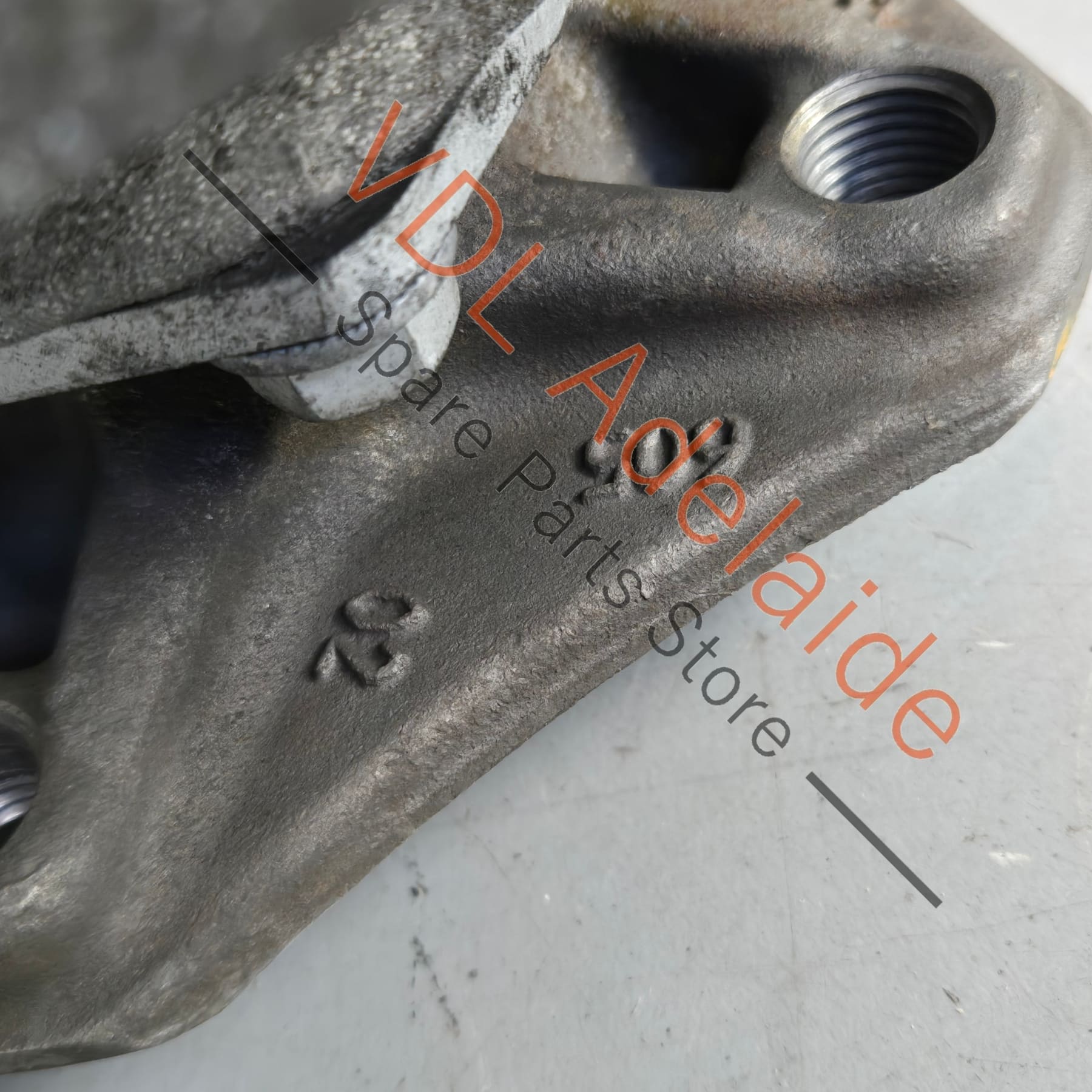 97033161202    Porsche Panamera 970 Rear Right Suspension Hub Wheel Bearing Knuckle 97033161202