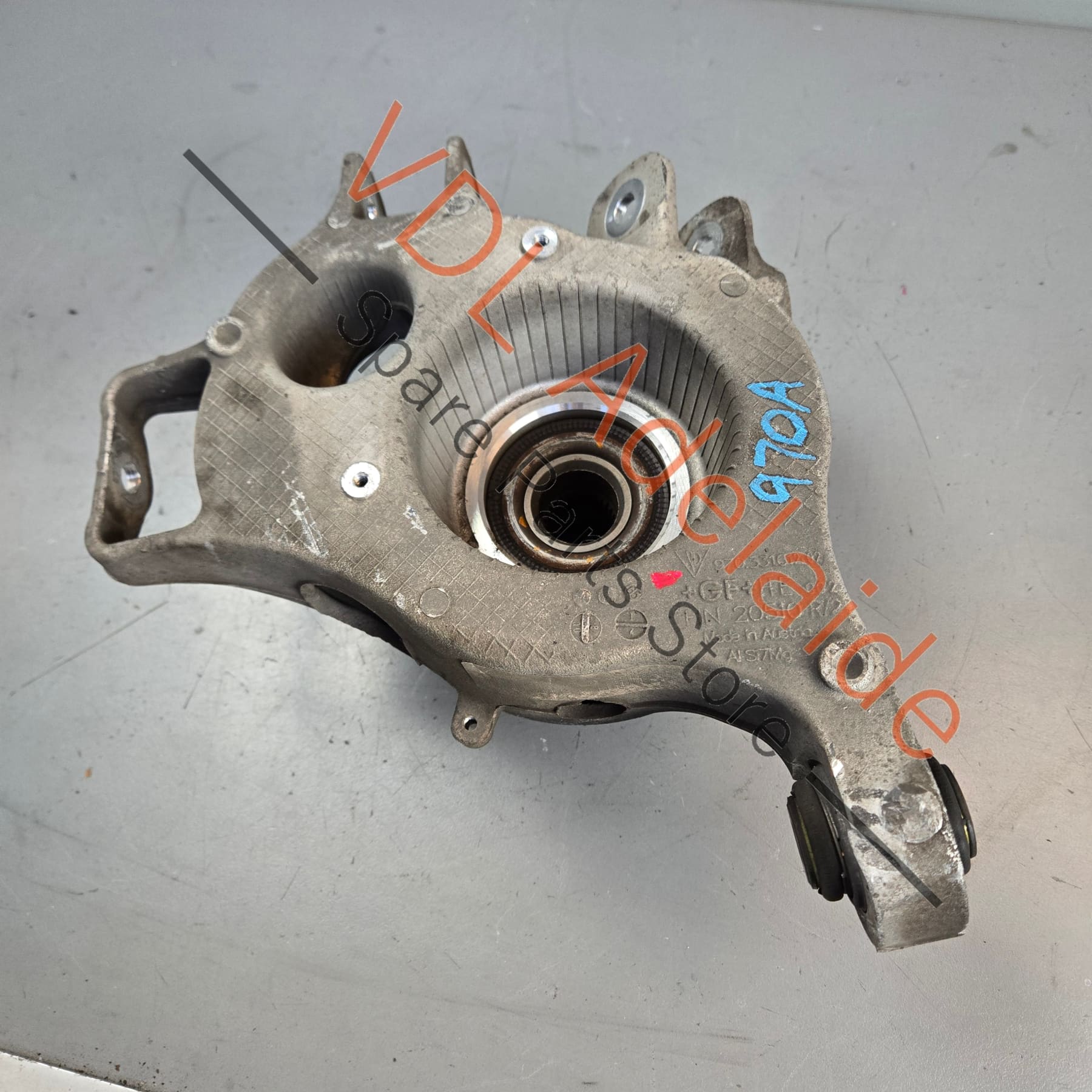 97033161202    Porsche Panamera 970 Rear Right Suspension Hub Wheel Bearing Knuckle 97033161202