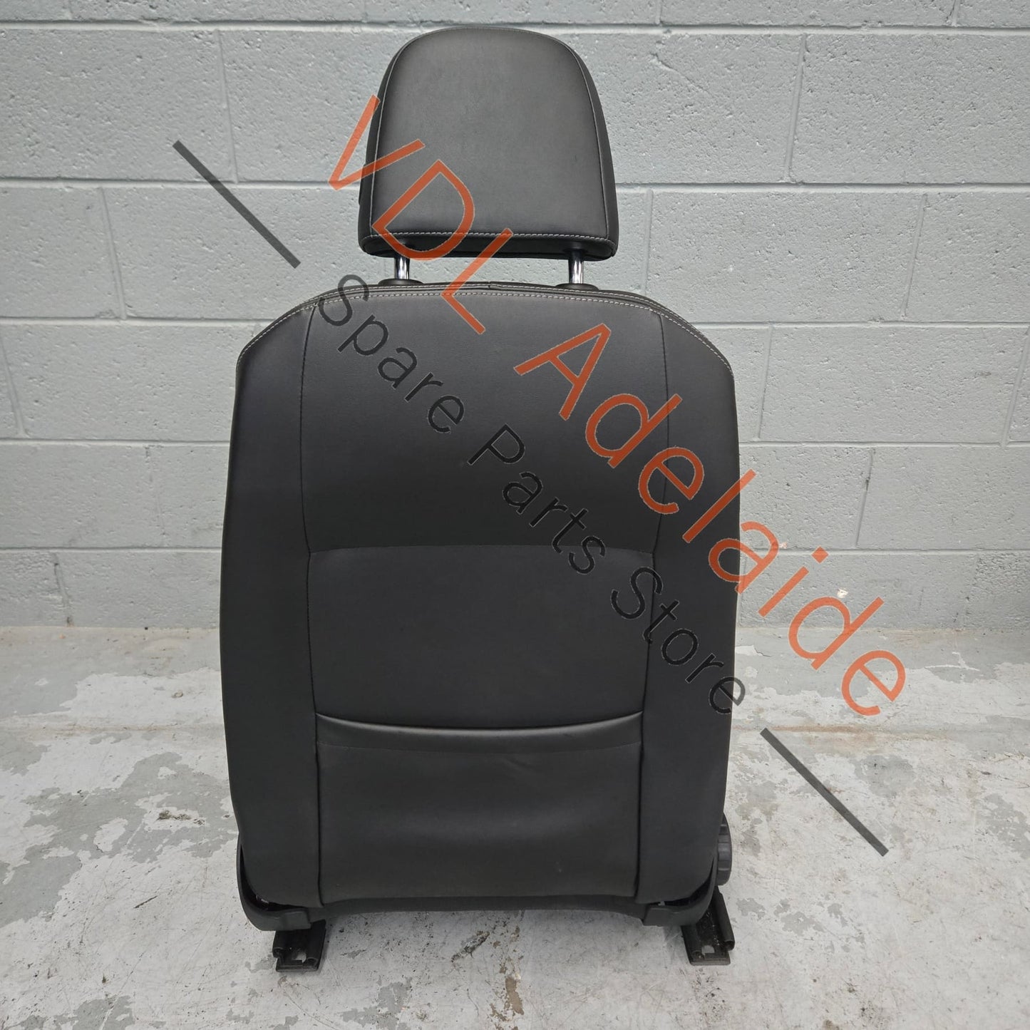     VW Golf R MK7 Wolfsburg Front Right Seat Drivers Carbon Leather