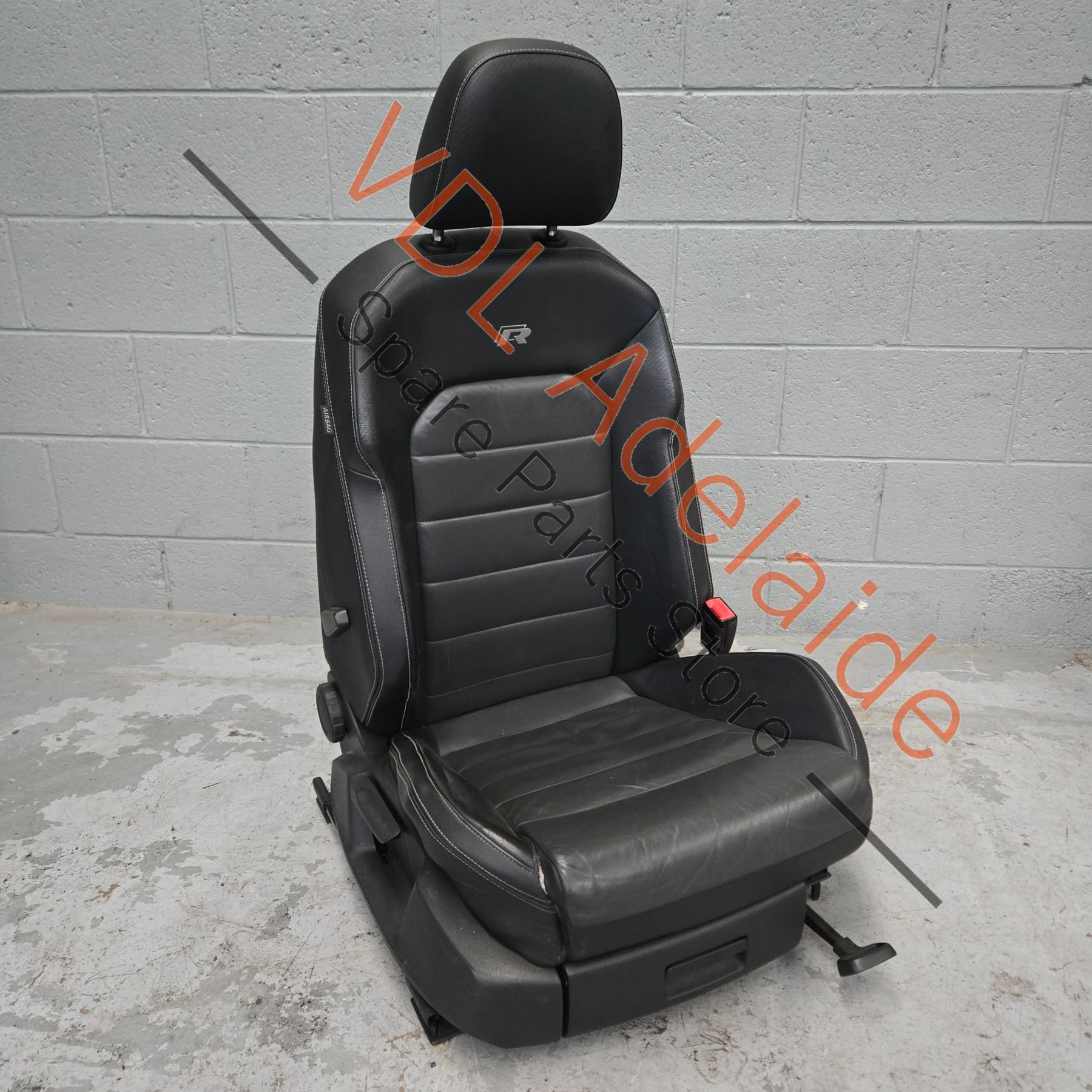     VW Golf R MK7 Wolfsburg Front Right Seat Drivers Carbon Leather