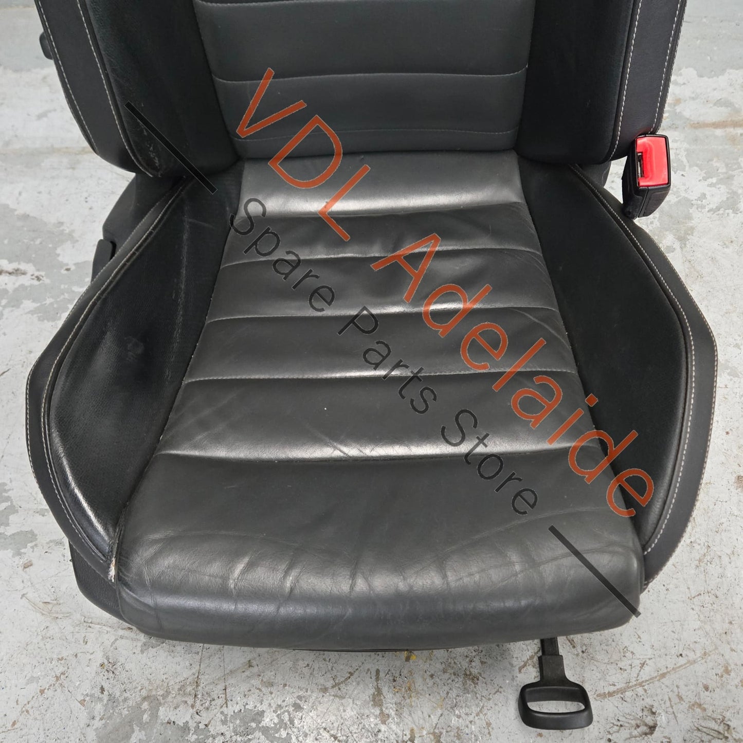     VW Golf R MK7 Wolfsburg Front Right Seat Drivers Carbon Leather