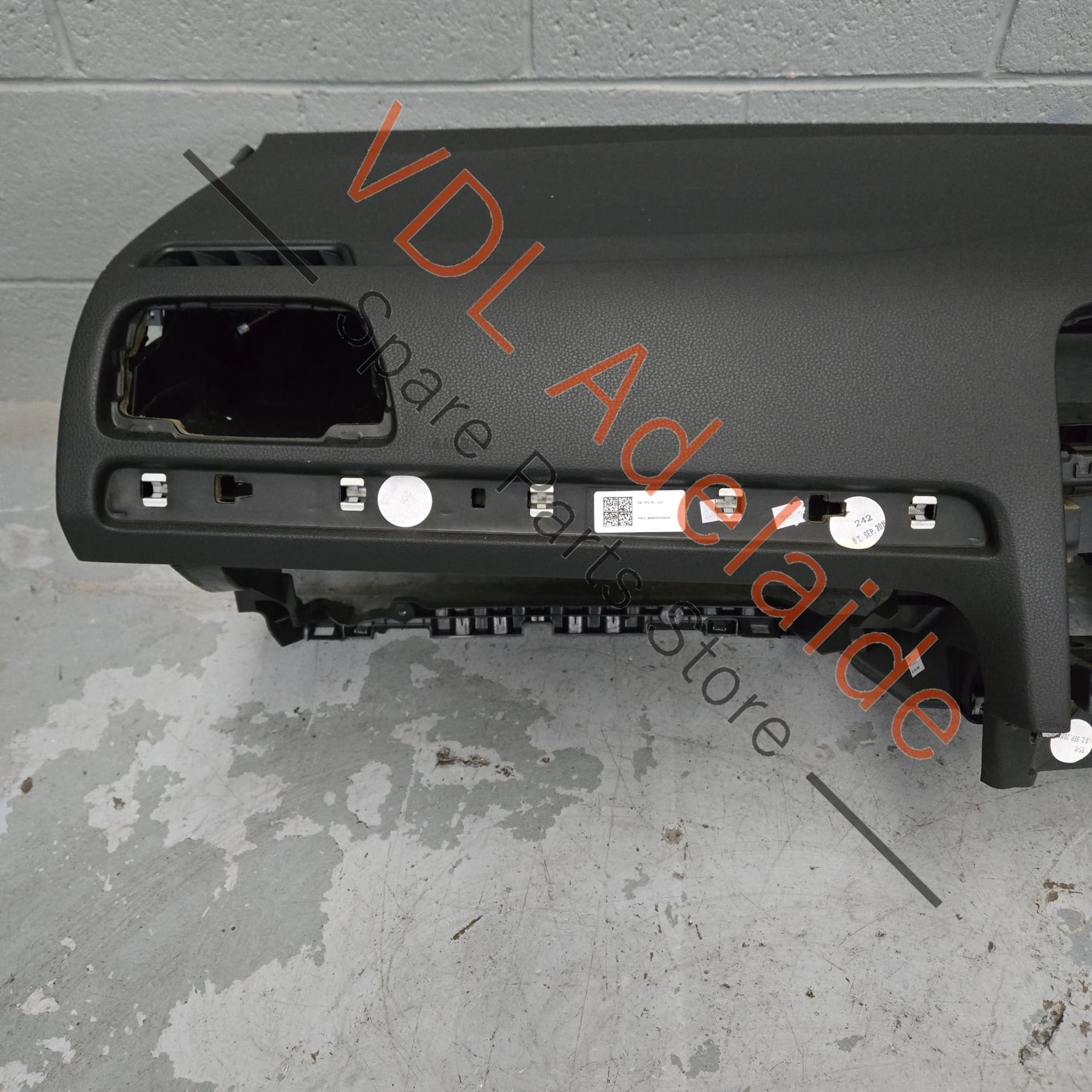 5G2857003MHR6    VW Golf MK7 7.5 Dashboard & Airbag Kit
