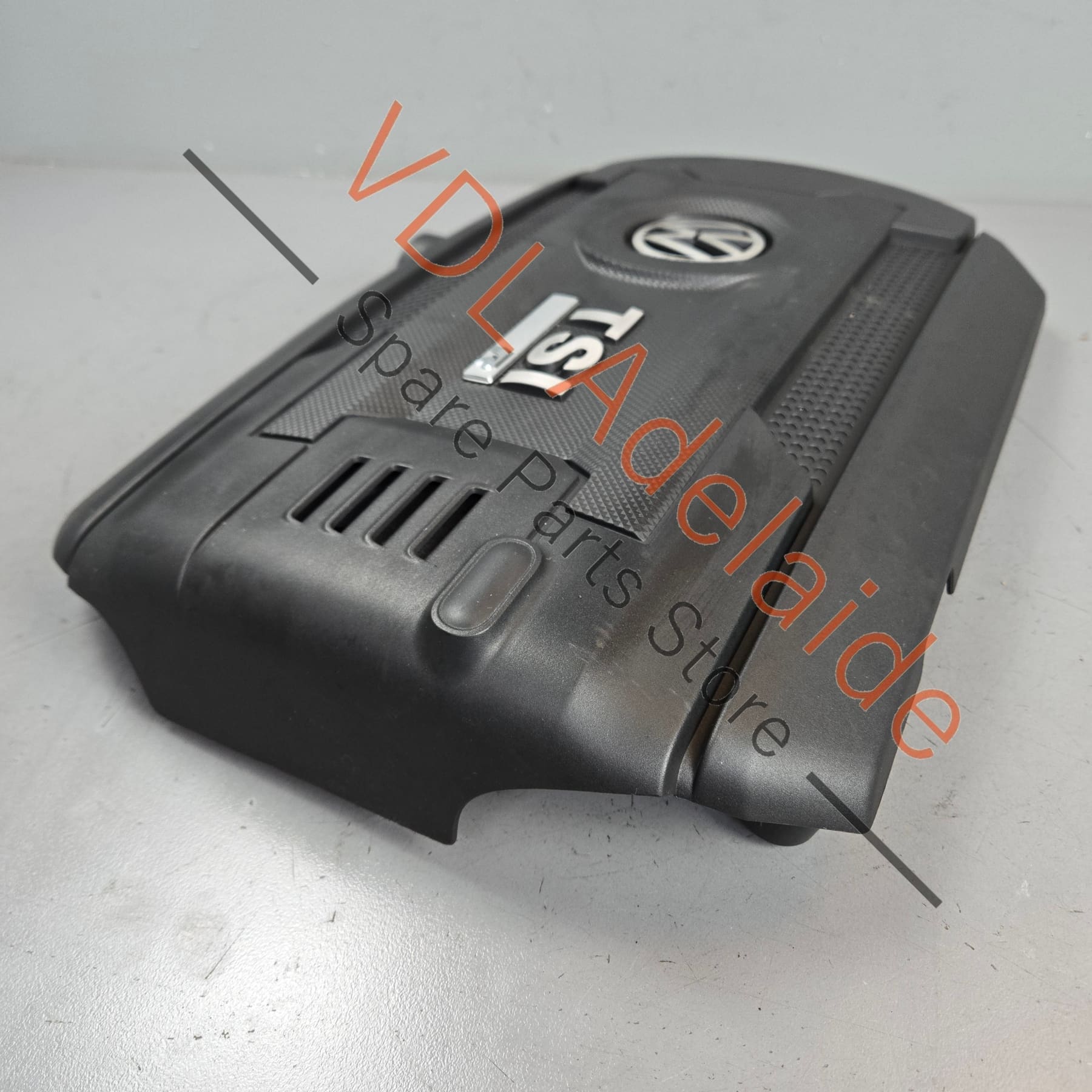 06K103925BQ 06K103925BP   VW Golf R MK7 7.5 Engine Cover Trim TSI Silver 06K103925BP 06K103925BQ
