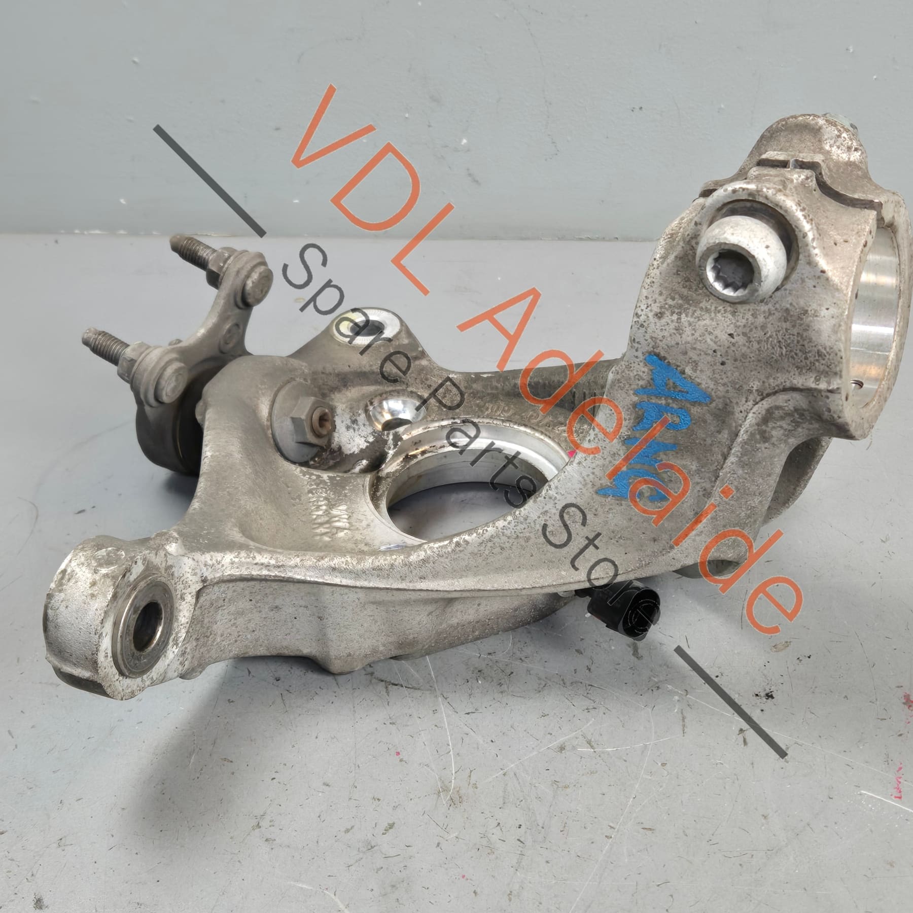 5Q0407258 5Q0407254   VW Golf R MK7 7.5 Front Right Wheel Bearing Housing 85mm 5Q0407258A 5Q0407254A