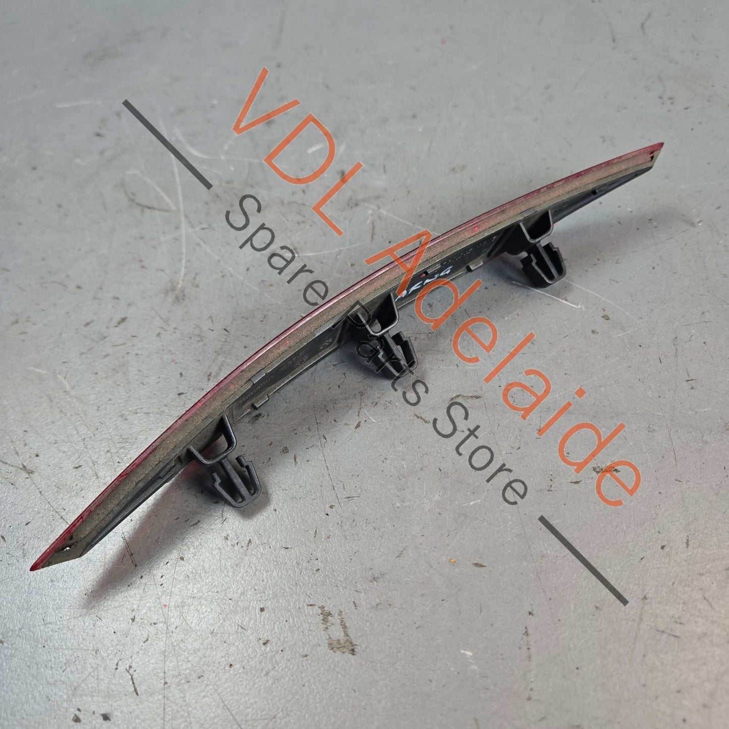 5G0945106B    VW Golf R MK7 Rear Right Bumper Reflector 5G0945106B