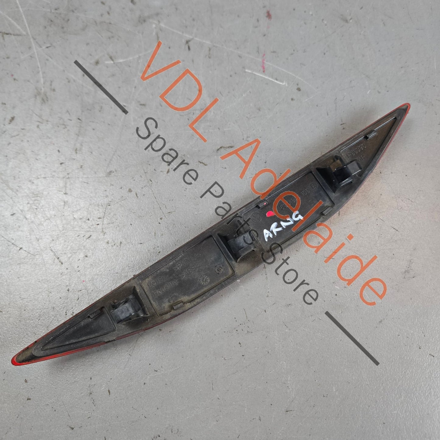5G0945106B    VW Golf R MK7 Rear Right Bumper Reflector 5G0945106B