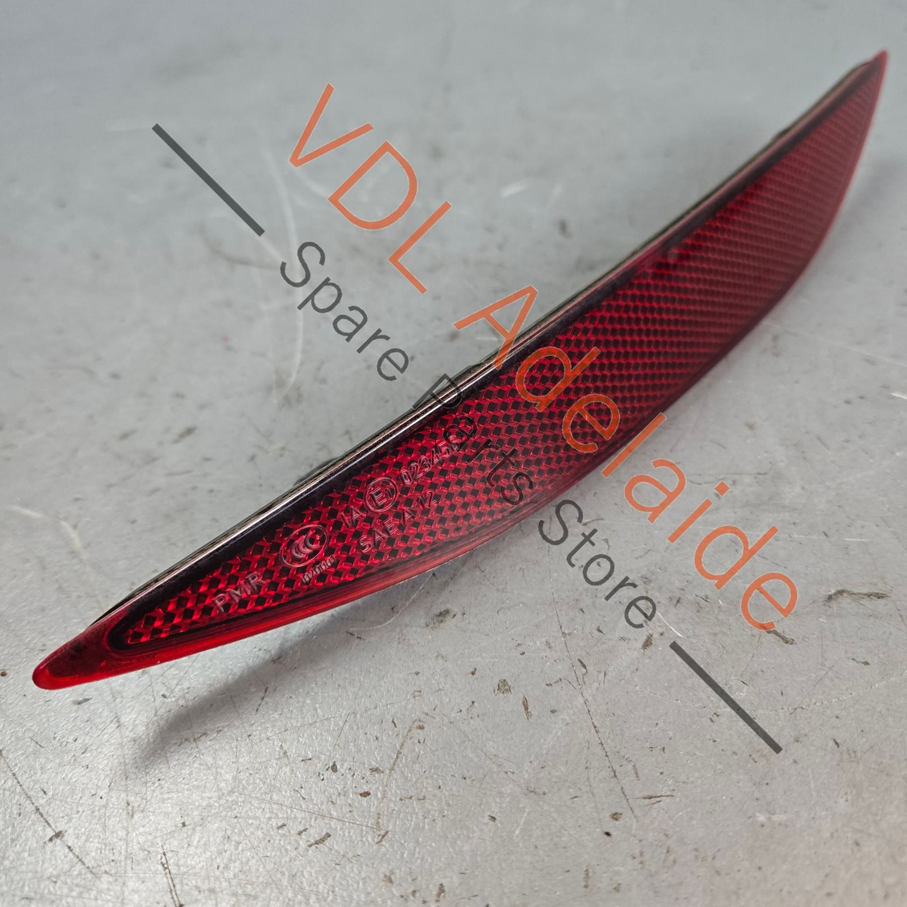 5G0945105B    VW Golf R MK7 Rear Left Bumper Reflector 5G0945105B