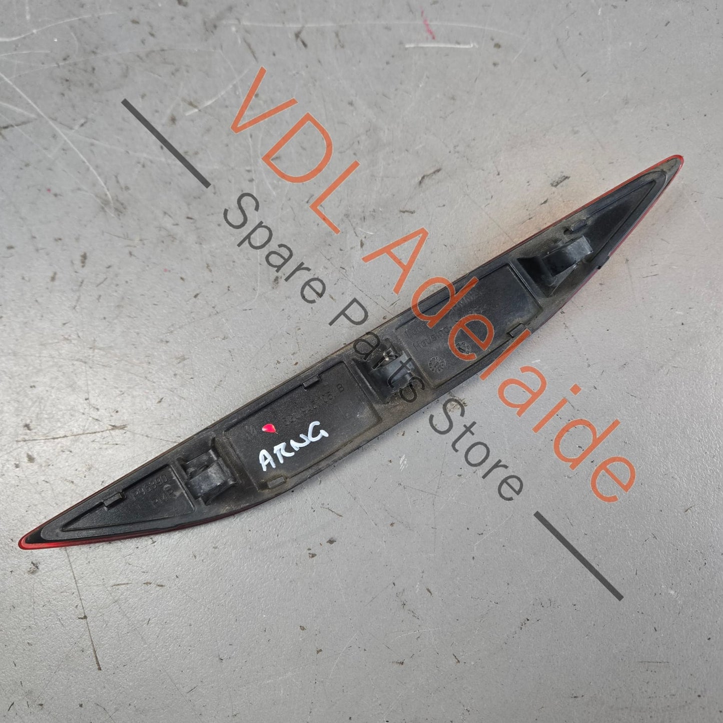 5G0945105B    VW Golf R MK7 Rear Left Bumper Reflector 5G0945105B