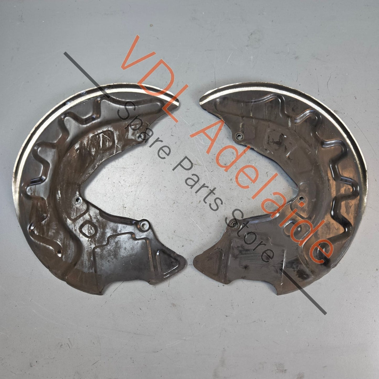 5Q0615312F 5Q0615311F   VW Golf R Pair of Front Brake Stone Cover Plates 5Q0615312F 5Q0615311F