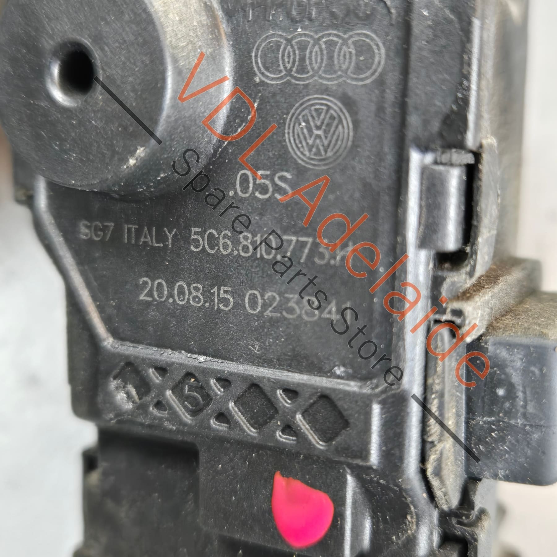 5C6810773H 5C6810773K   VW Golf R Mk7 Fuel Filler Door Flap Open Release Control Element Mechanism 5C6810773H 5C6810773K