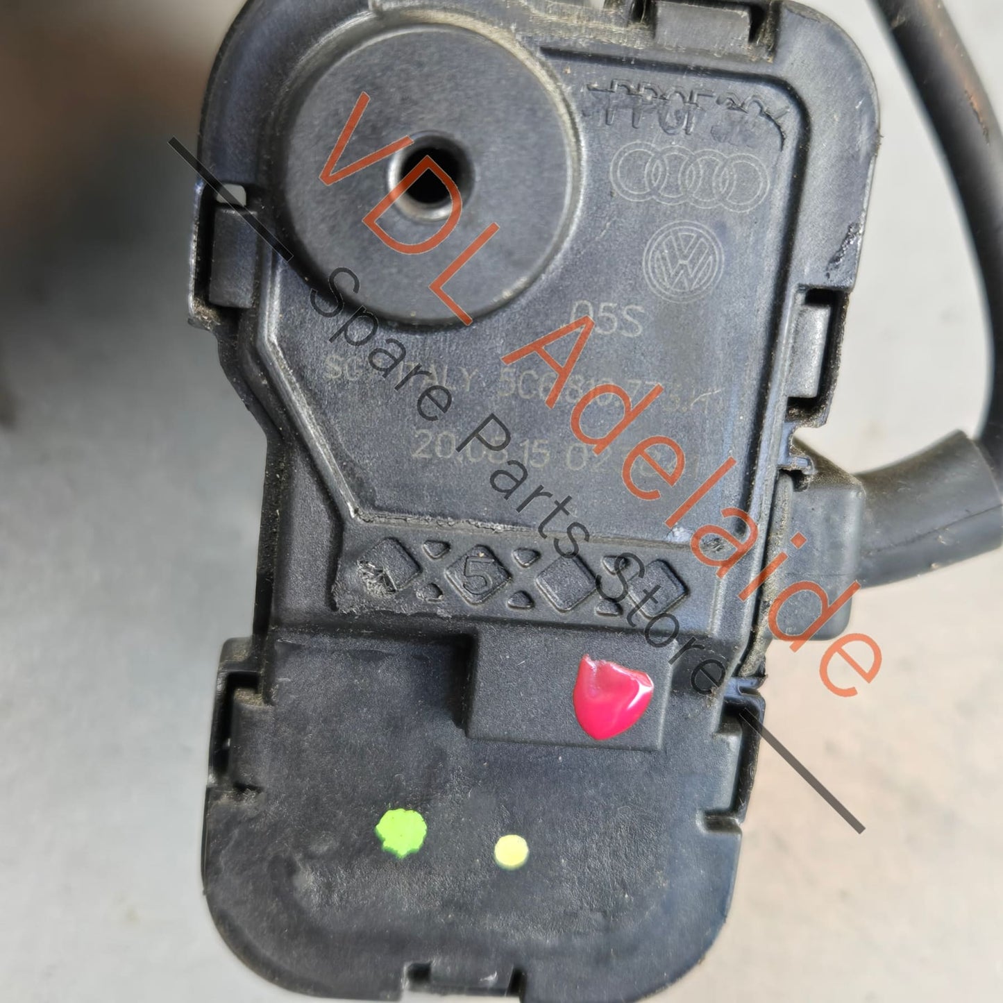 5C6810773H 5C6810773K   VW Golf R Mk7 Fuel Filler Door Flap Open Release Control Element Mechanism 5C6810773H 5C6810773K