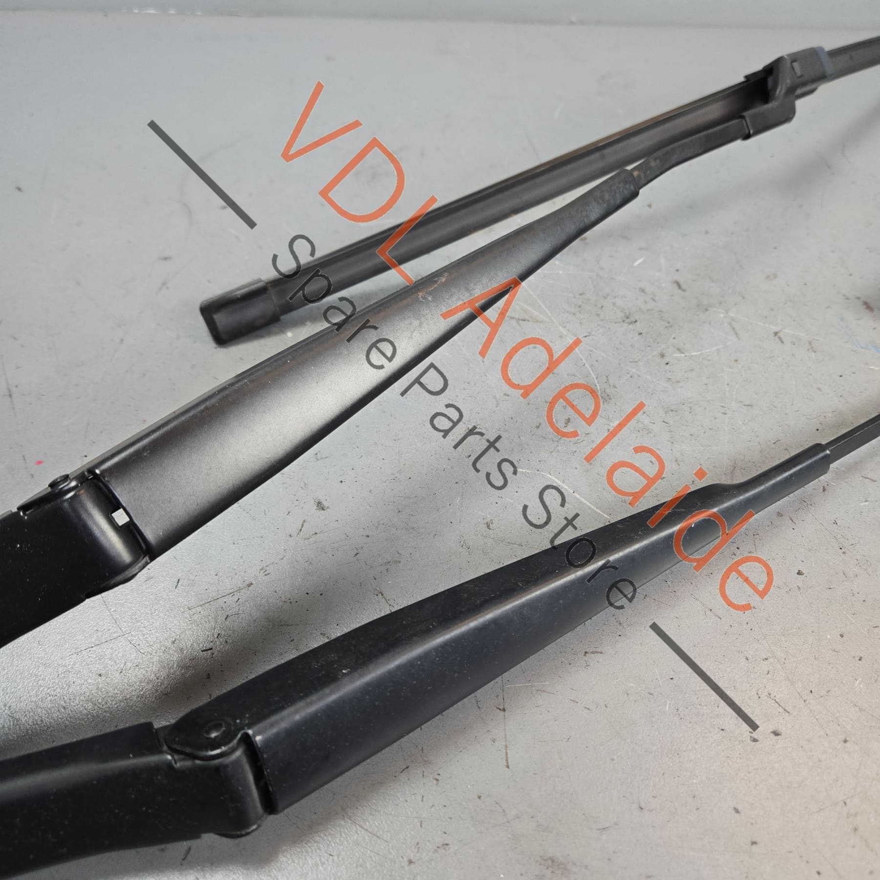 5G2955410B    VW Golf MK7 Windscreen Wiper Arm Set Left & Right