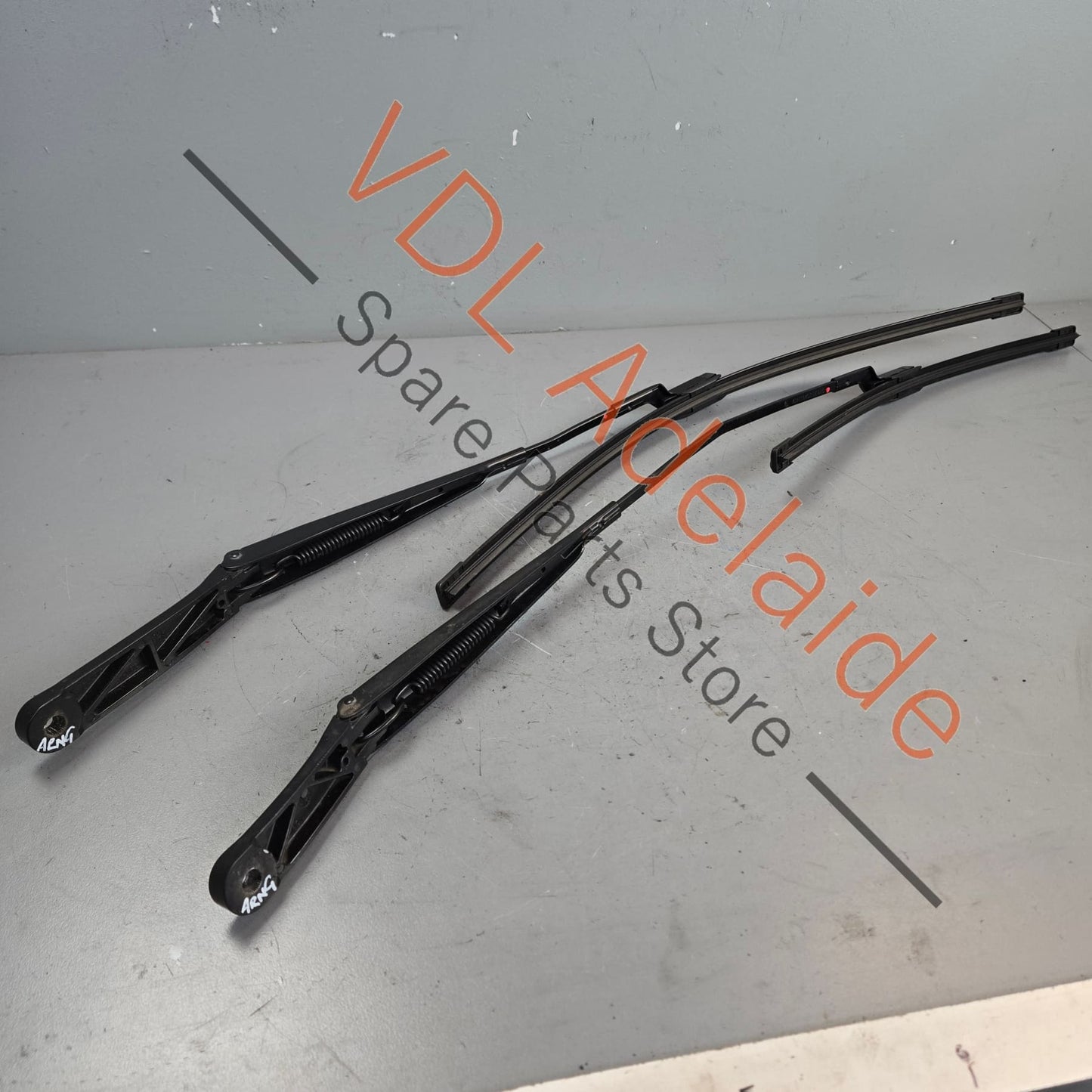 5G2955410B    VW Golf MK7 Windscreen Wiper Arm Set Left & Right