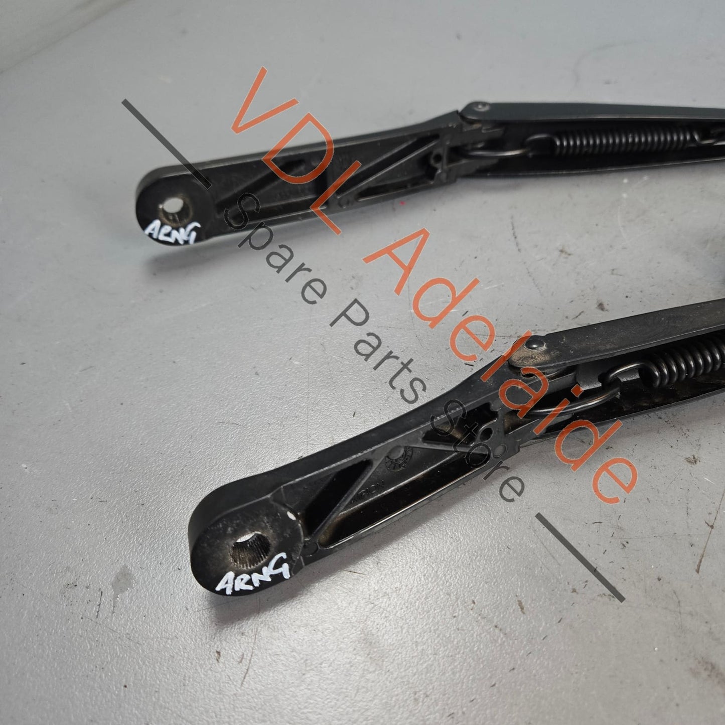 5G2955410B    VW Golf MK7 Windscreen Wiper Arm Set Left & Right