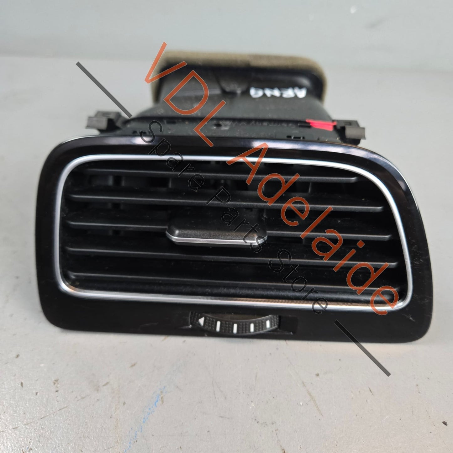 5G2819703    VW Golf MK7 7.5 Left Side Dash Air Vent AC 5G2819703R QYI Gloss Black