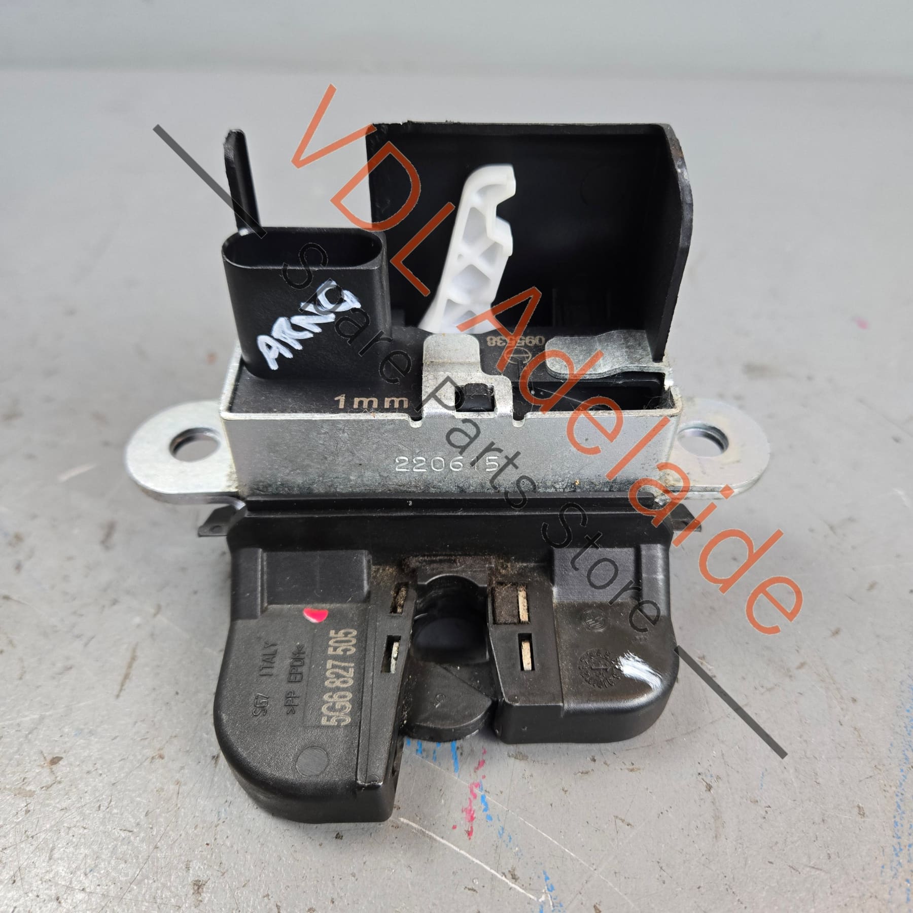 5G6827505 5G6827505B   VW Golf MK7 Rear Boot Lid Hatch Lock Mechanism 5G6827505B