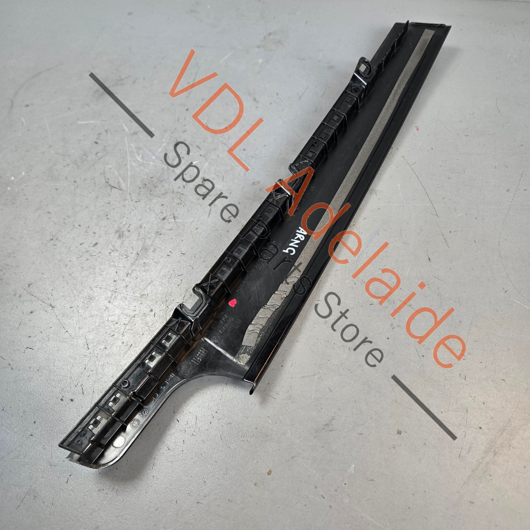 5G4837902D    VW Golf Mk7 Gloss Black Front Right B Pillar Exterior Trim for Door Window Frame 5G4837902C 5G4837890B