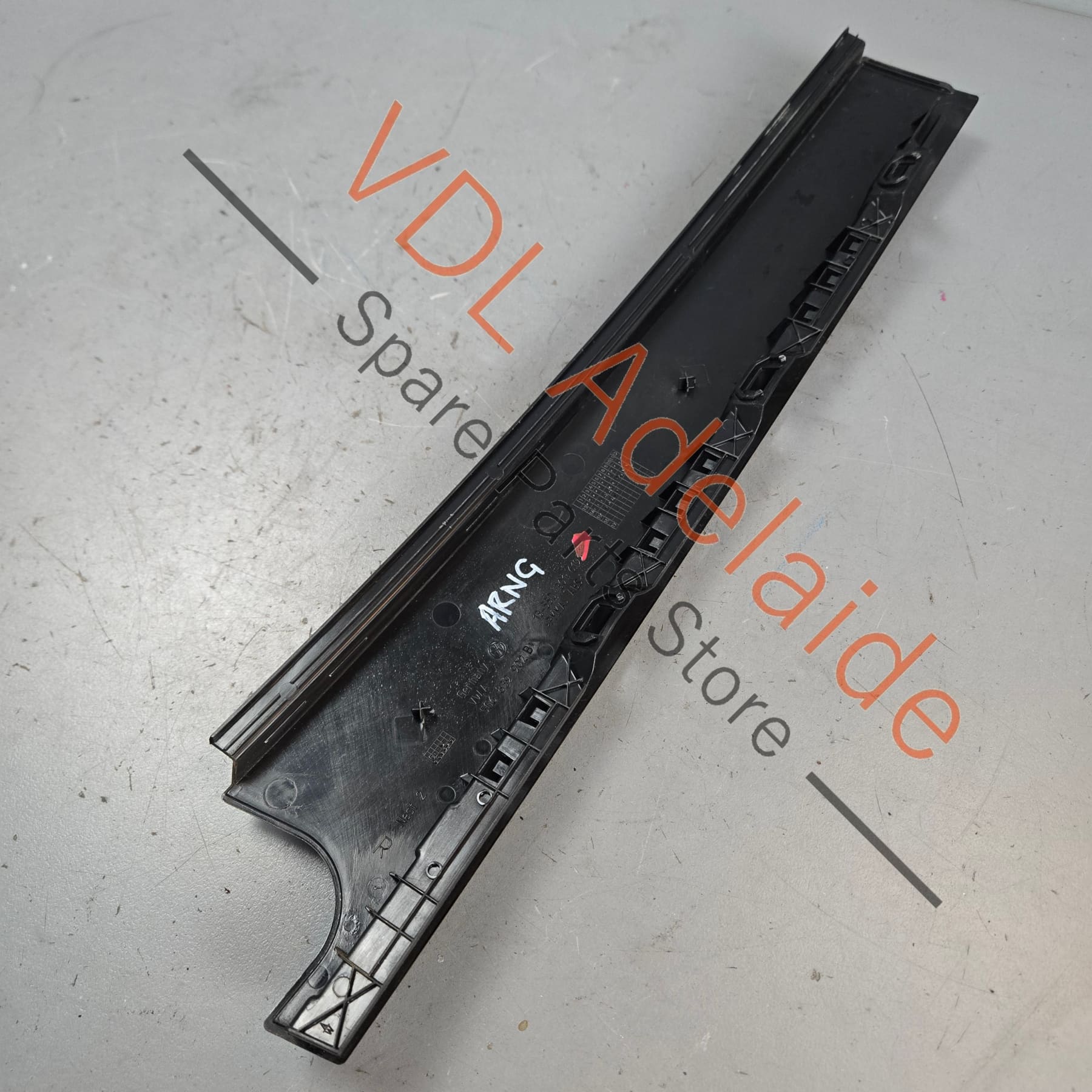 5G6839902D    VW Golf Mk7 Gloss Black Rear Right B Pillar Exterior Trim for Door Window Frame 5G6839902B