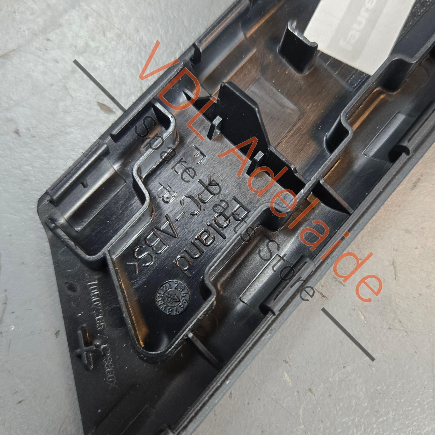 5G0868039A    VW Golf Mk7 Left Door Handle Trim Interior Door Pull 5G0868039A