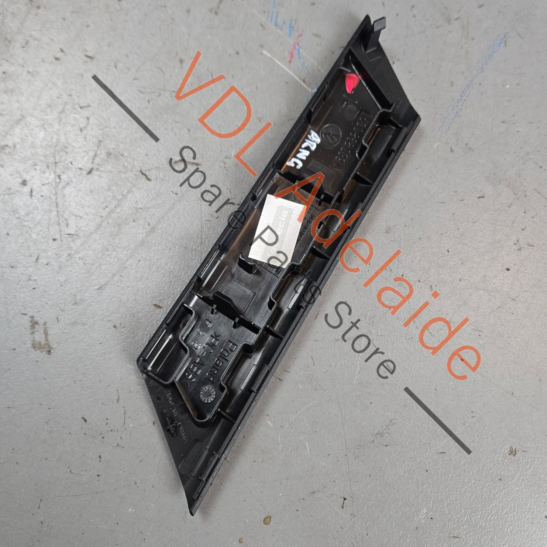 5G0868039A    VW Golf Mk7 Left Door Handle Trim Interior Door Pull 5G0868039A