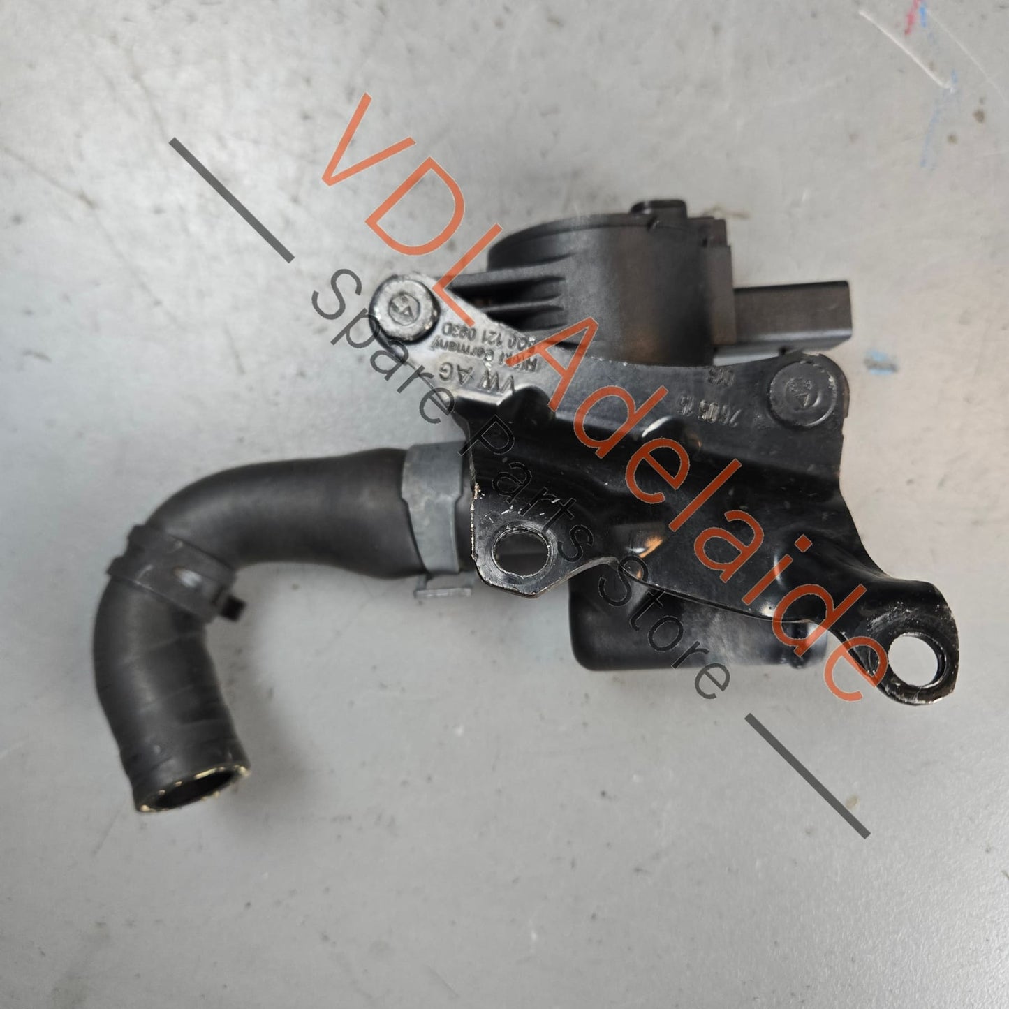 5Q0906457B 5Q0122093A   VW Golf MK7 R Coolant Solenoid Shut Off Valve 5Q0122093A 5Q0906457B