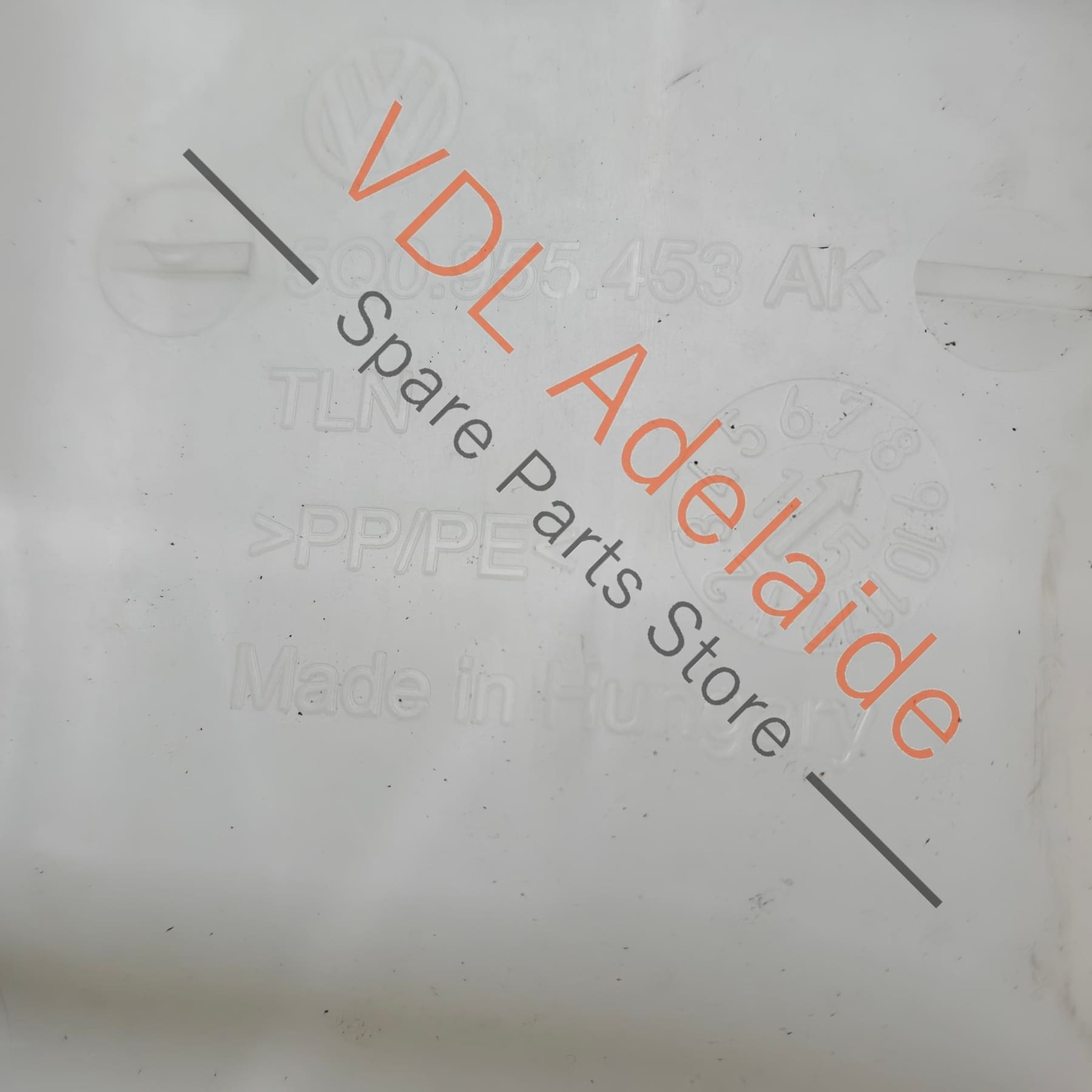 5Q0955449AT 5Q0955453AM 
5Q0955453AK  VW Golf R MK7 Windscreen Washer Bottle Tank Reservoir System