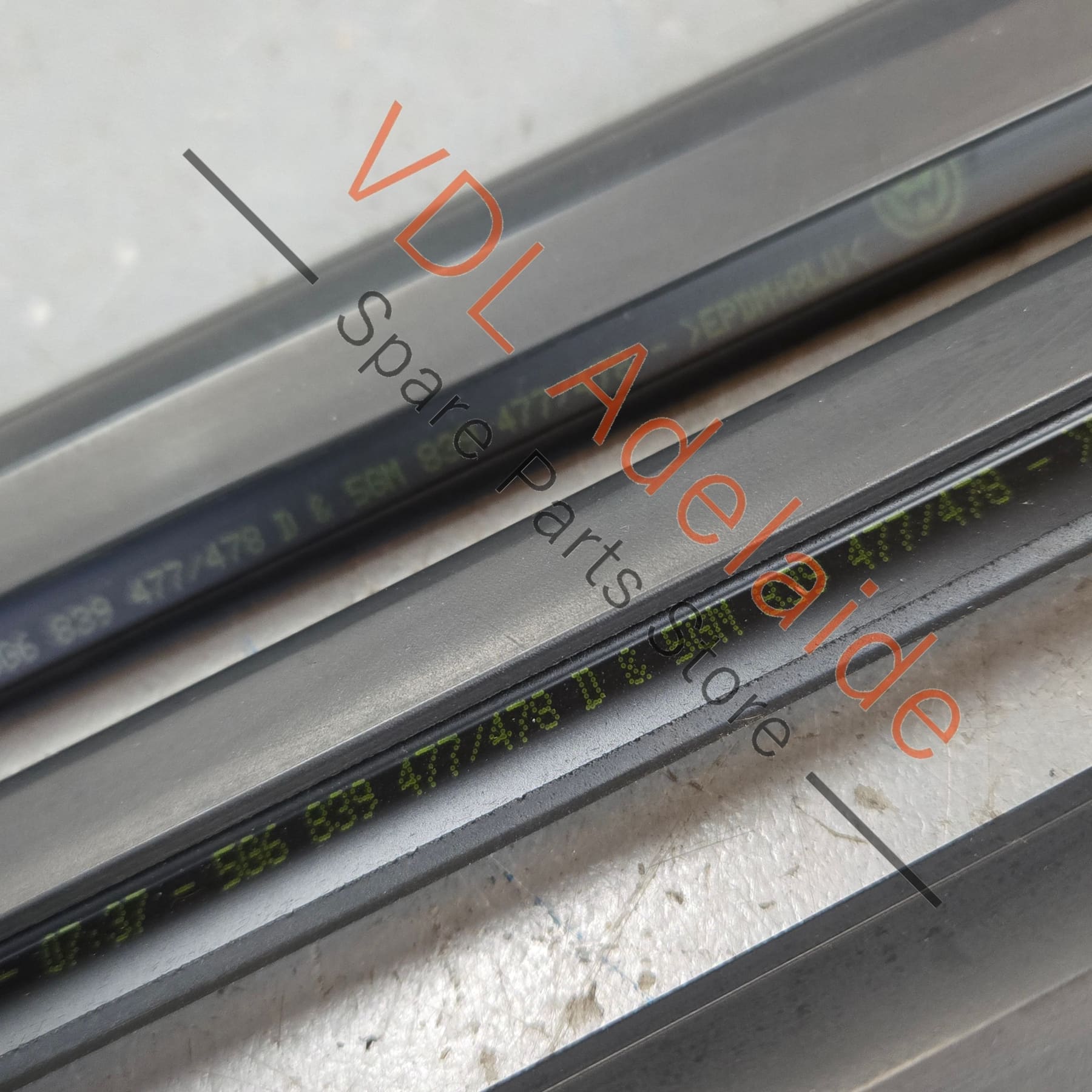 5G4837477D 5G4837478D 5G6839477D 5G6839478D VW Golf MK7 Window Aperture Slot Seal Lower Moulding for Door Set of 4