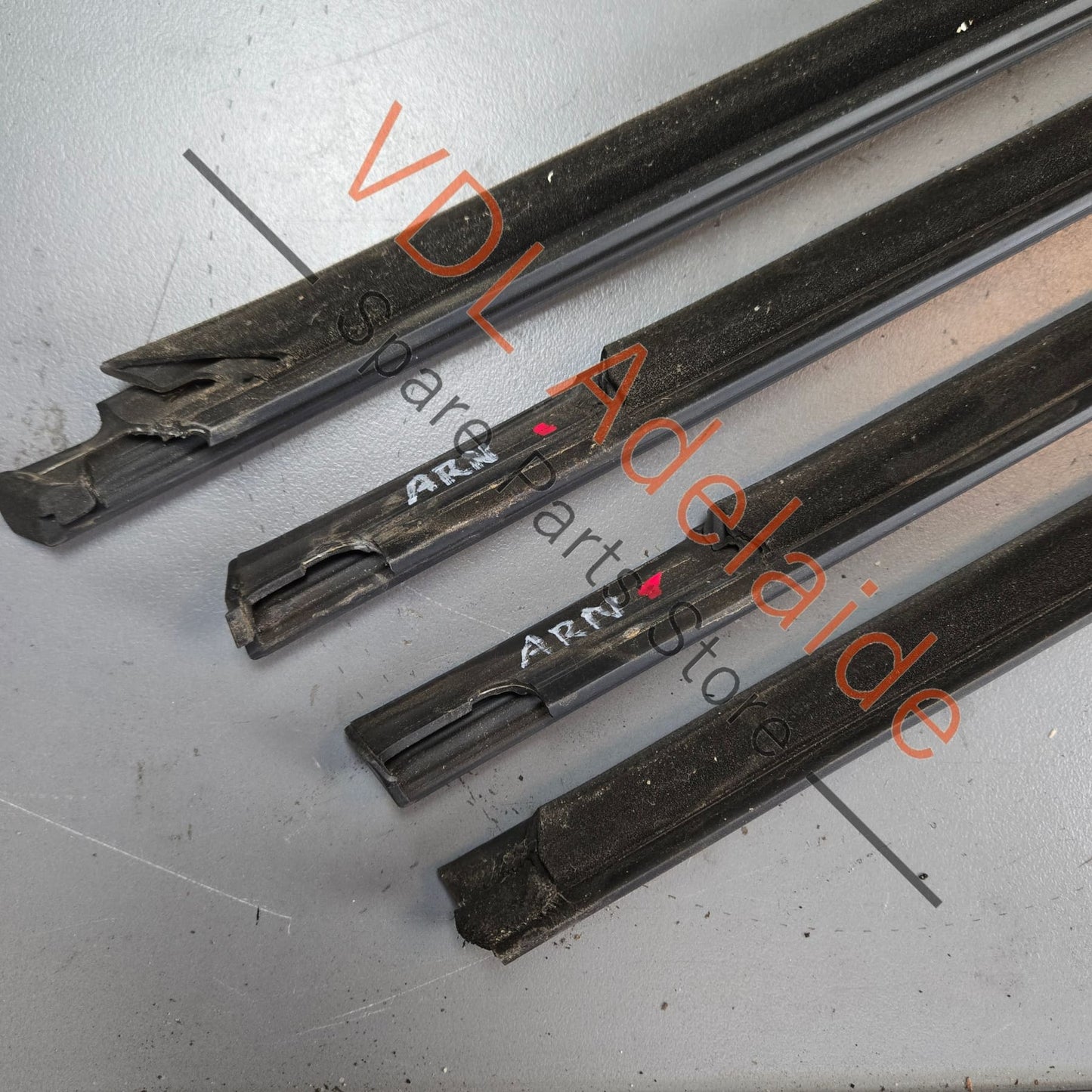5G4837477D 5G4837478D 5G6839477D 5G6839478D VW Golf MK7 Window Aperture Slot Seal Lower Moulding for Door Set of 4