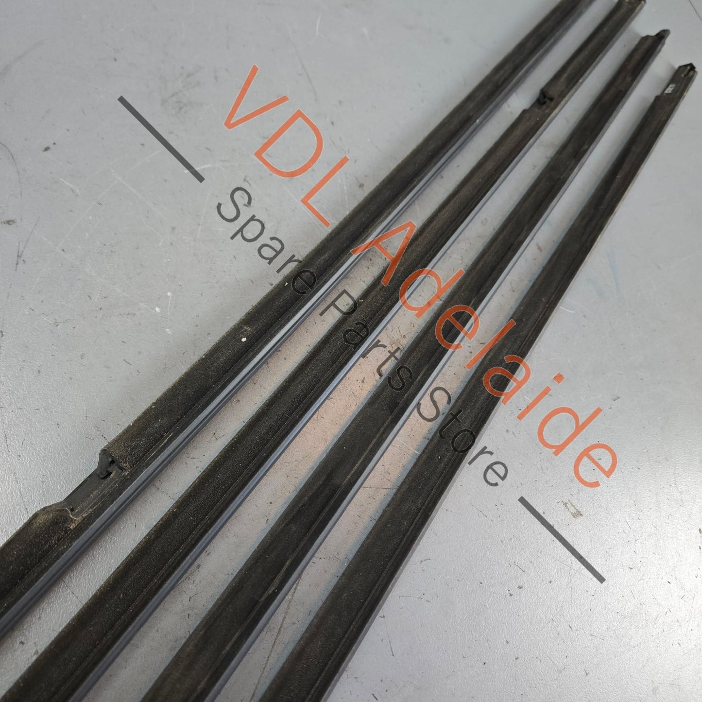 5G4837477D 5G4837478D 5G6839477D 5G6839478D VW Golf MK7 Window Aperture Slot Seal Lower Moulding for Door Set of 4
