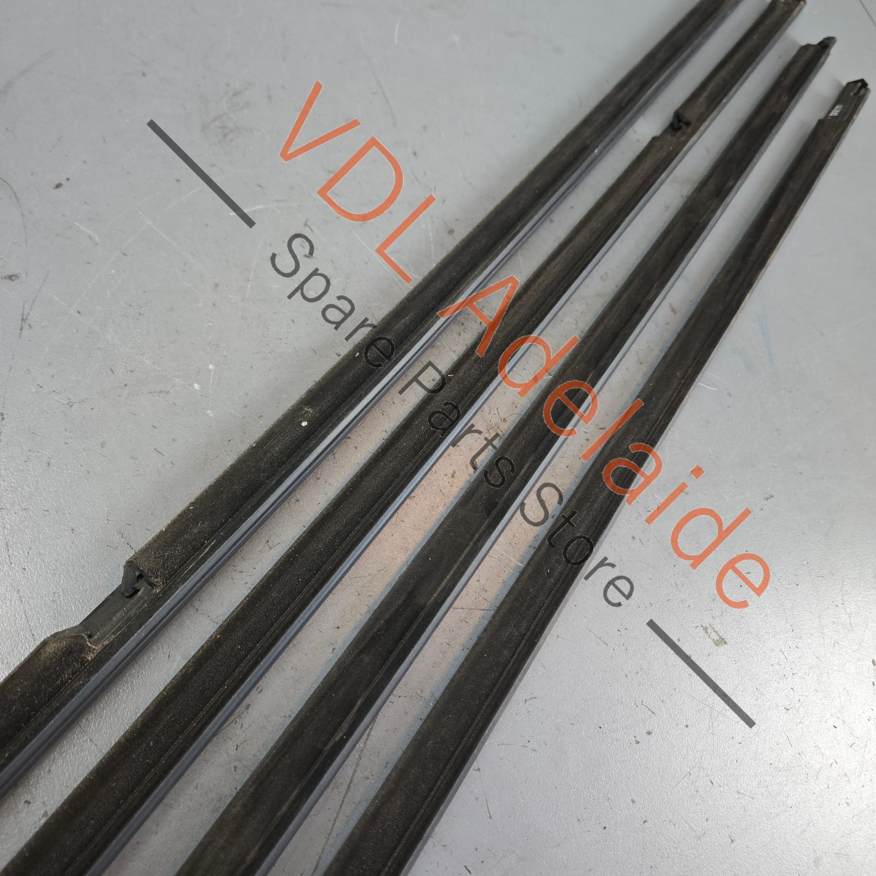 5G4837477D 5G4837478D 5G6839477D 5G6839478D VW Golf MK7 Window Aperture Slot Seal Lower Moulding for Door Set of 4