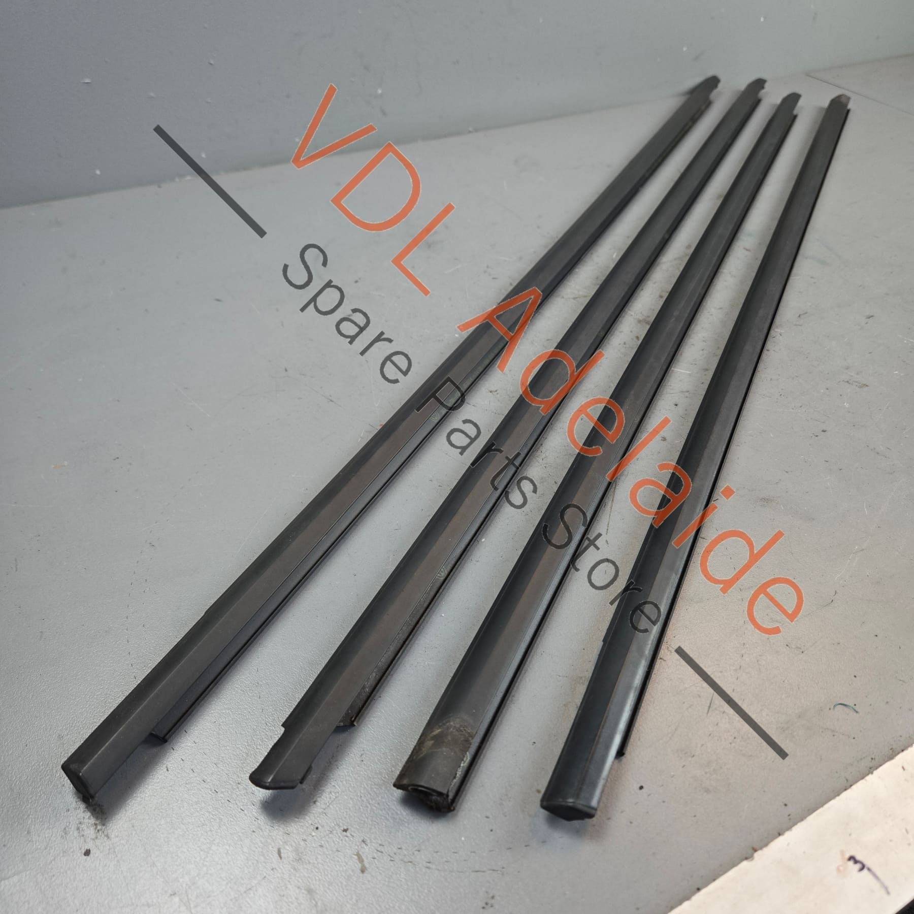5G4837477D 5G4837478D 5G6839477D 5G6839478D VW Golf MK7 Window Aperture Slot Seal Lower Moulding for Door Set of 4