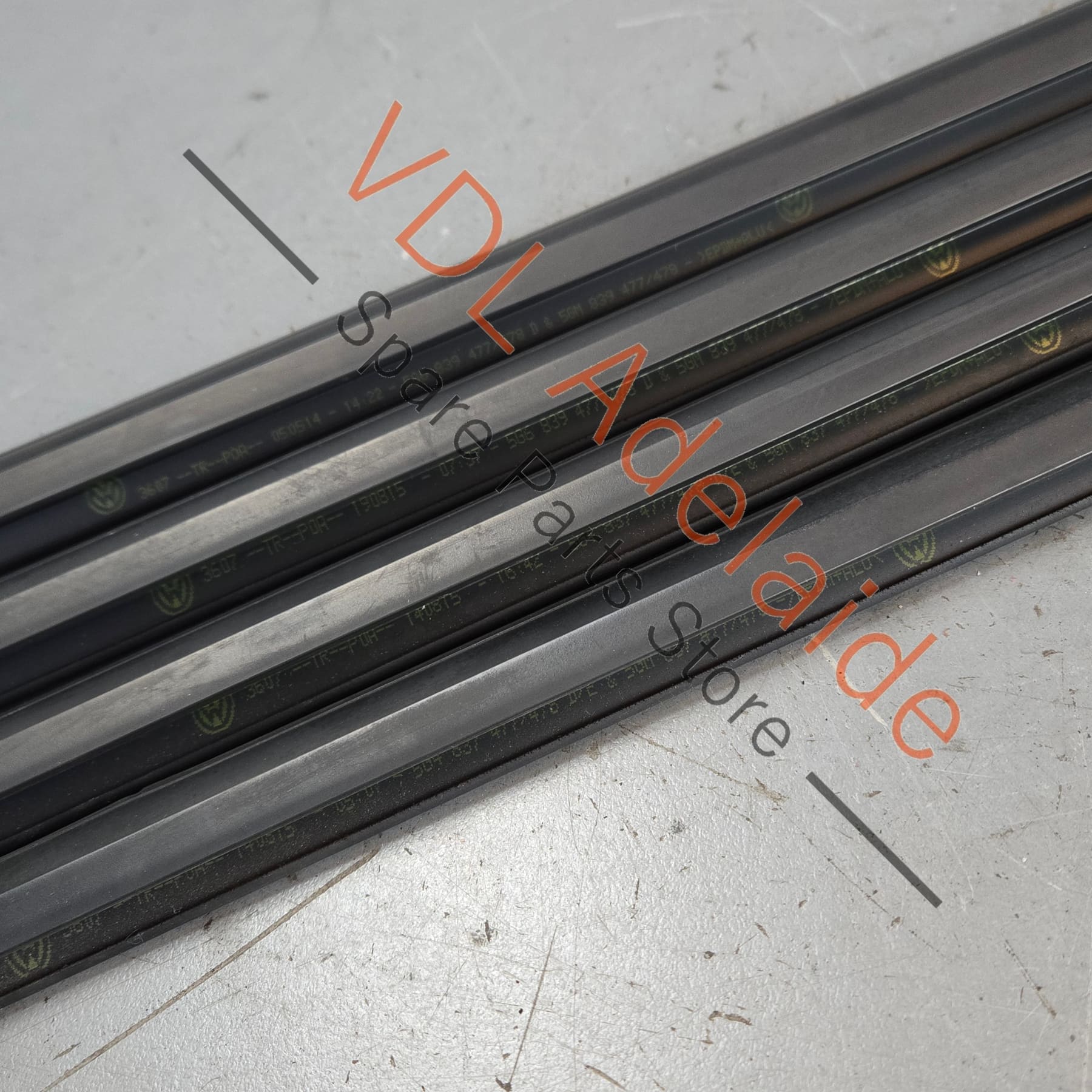 5G4837477D 5G4837478D 5G6839477D 5G6839478D VW Golf MK7 Window Aperture Slot Seal Lower Moulding for Door Set of 4