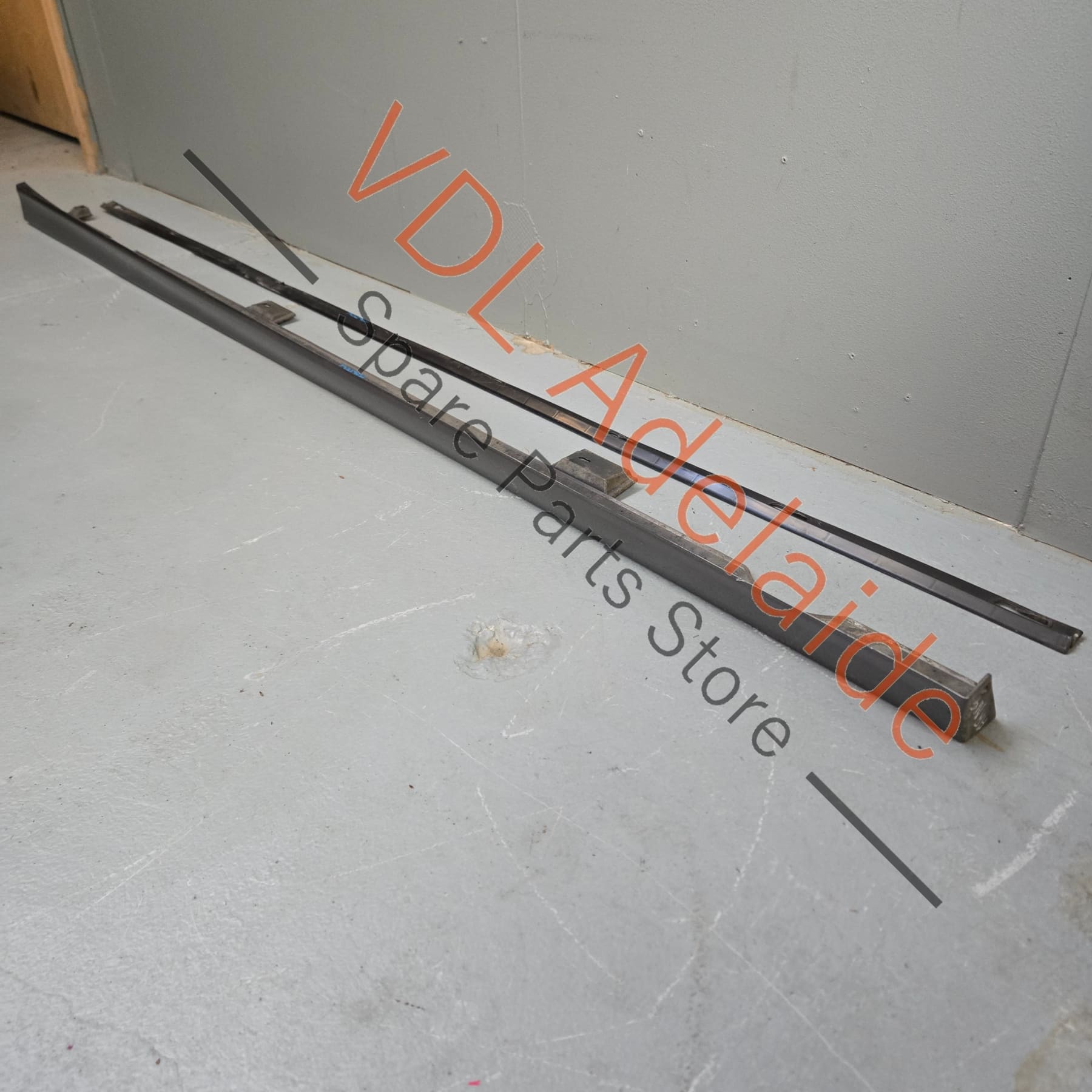 5G0853855 5G0853855GRU   VW Golf R MK7 RHS Right Widened Sill Panel Sideskirt Rocker Panel Cover Trim Moulding 5G0853856