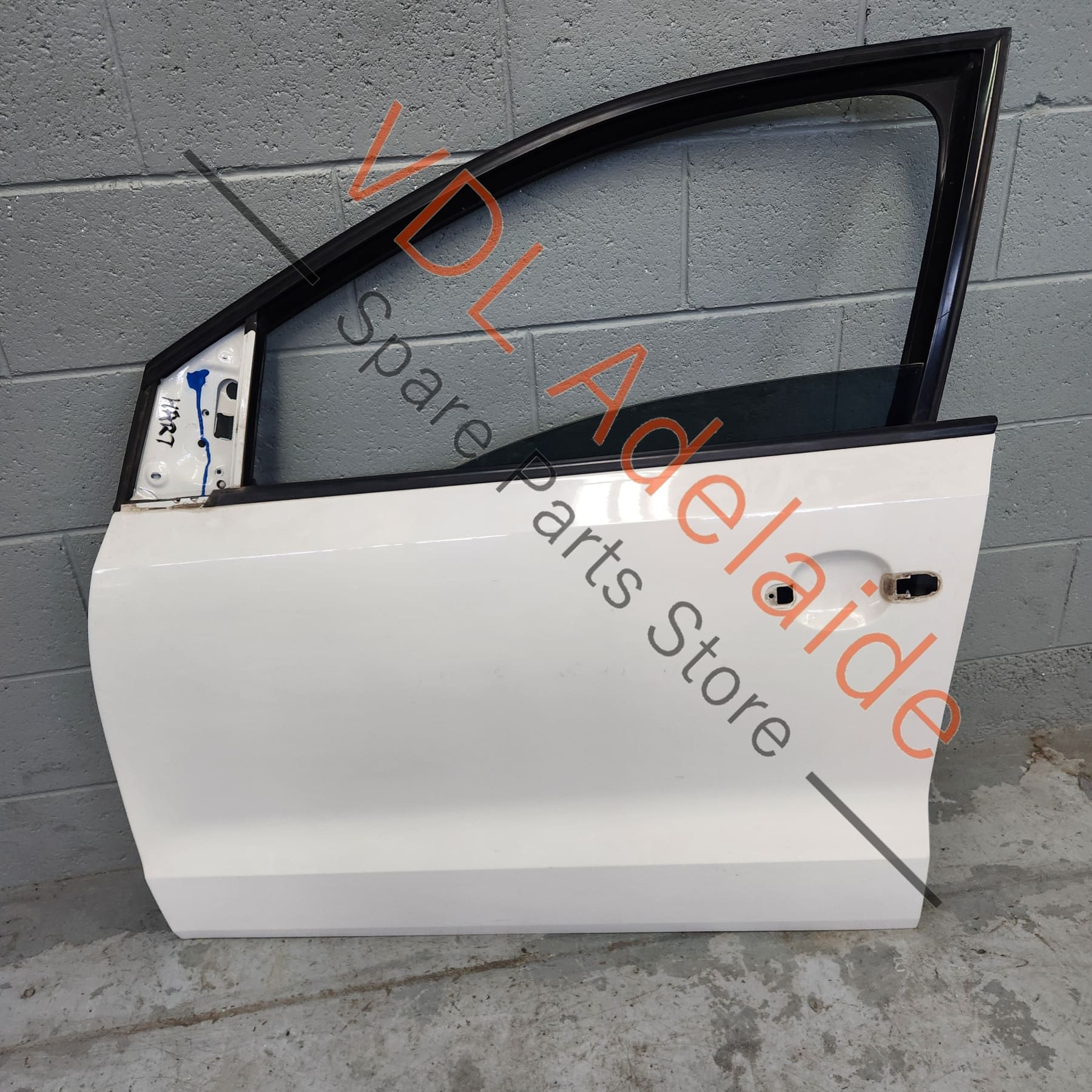 6R4831055J    VW Polo 6R Front Left Door Shell Panel Candy White B4 / B9A