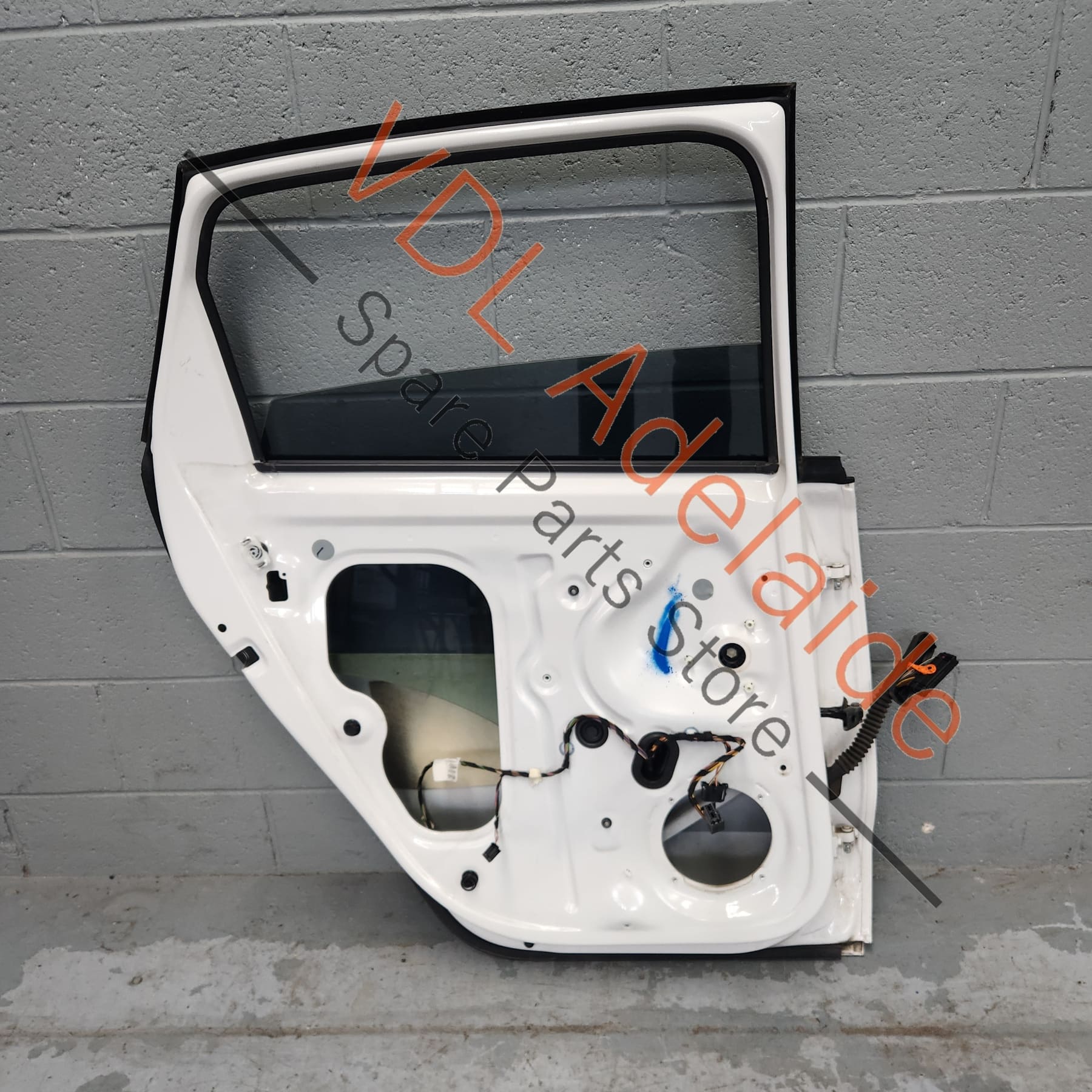 6R4833055J    VW Polo 6R Rear Left Door Shell Panel Candy White B4 / B9A