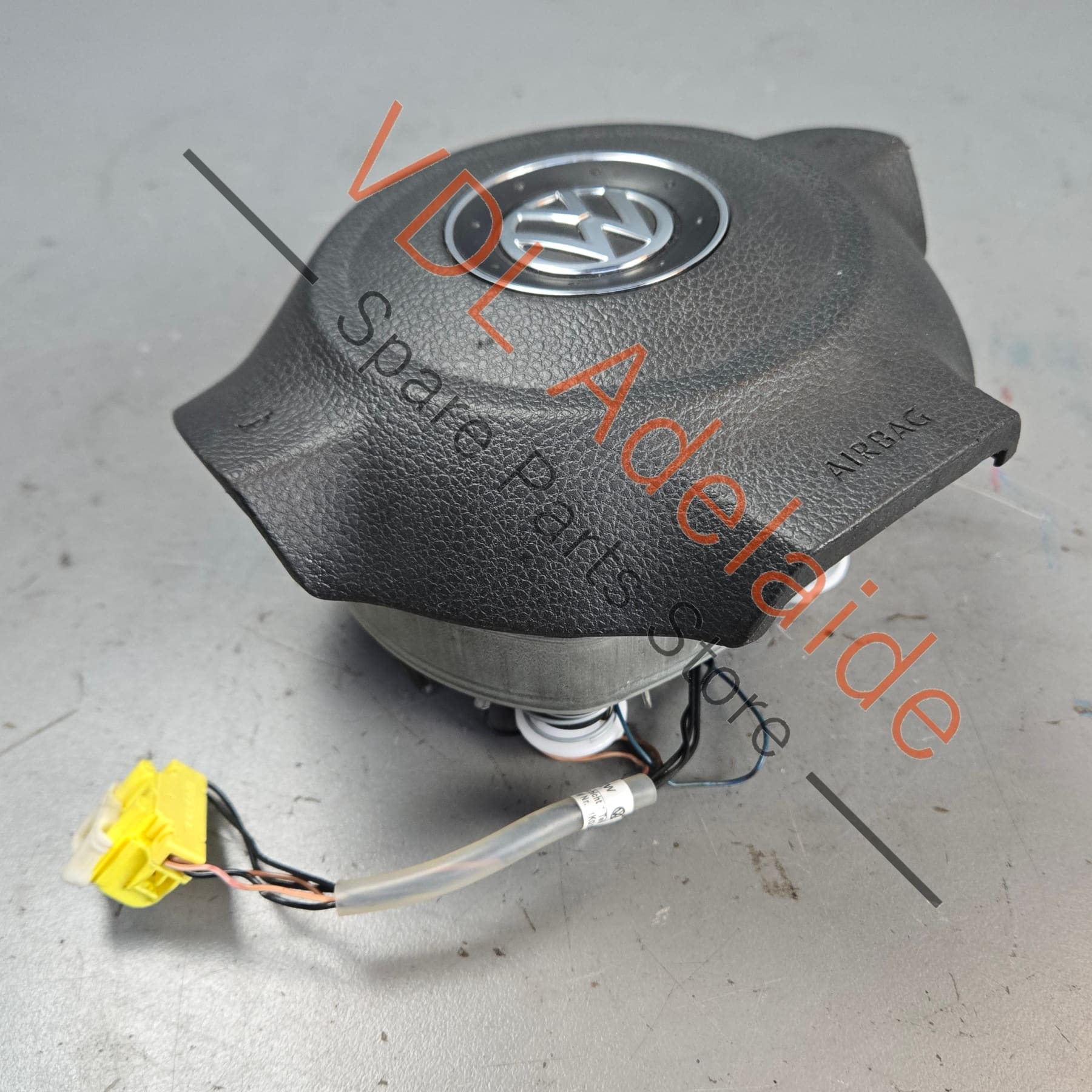 5K0880201AE81U 5K0880201AB81U   VW Golf MK6 R Gti Steering Wheel Airbag 5K0880201AE 81U