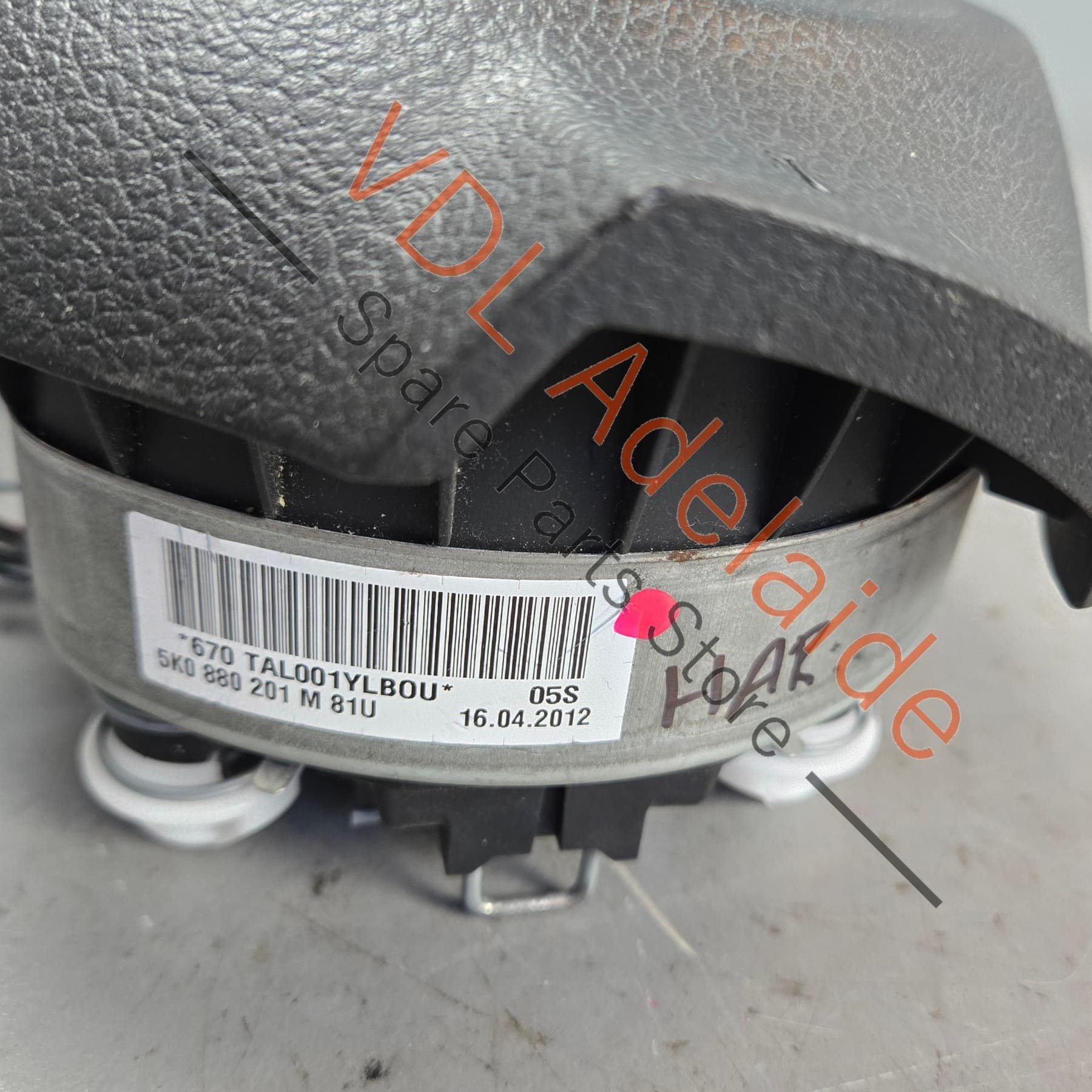 5K0880201AE81U 5K0880201AB81U   VW Golf MK6 R Gti Steering Wheel Airbag 5K0880201AE 81U