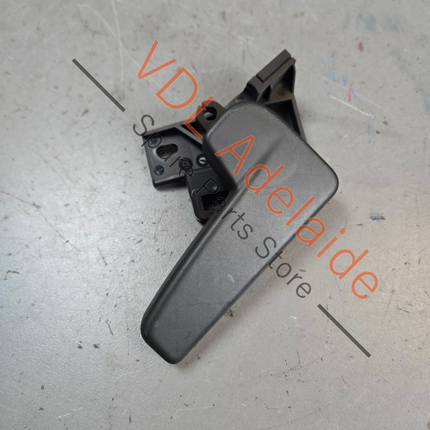 3C2823633A 3C2823533   VW Polo 6R Bonnet Release Handle Lever 3C2823633A