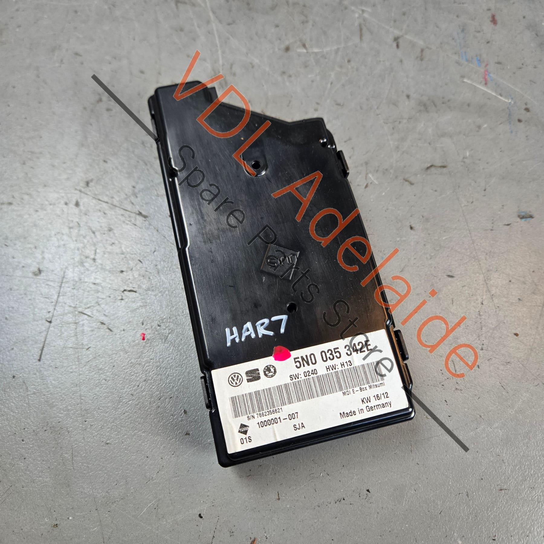 5N0035342E    VW Polo Multimedia Interface Box Media-In Control Unit 5N0035342E